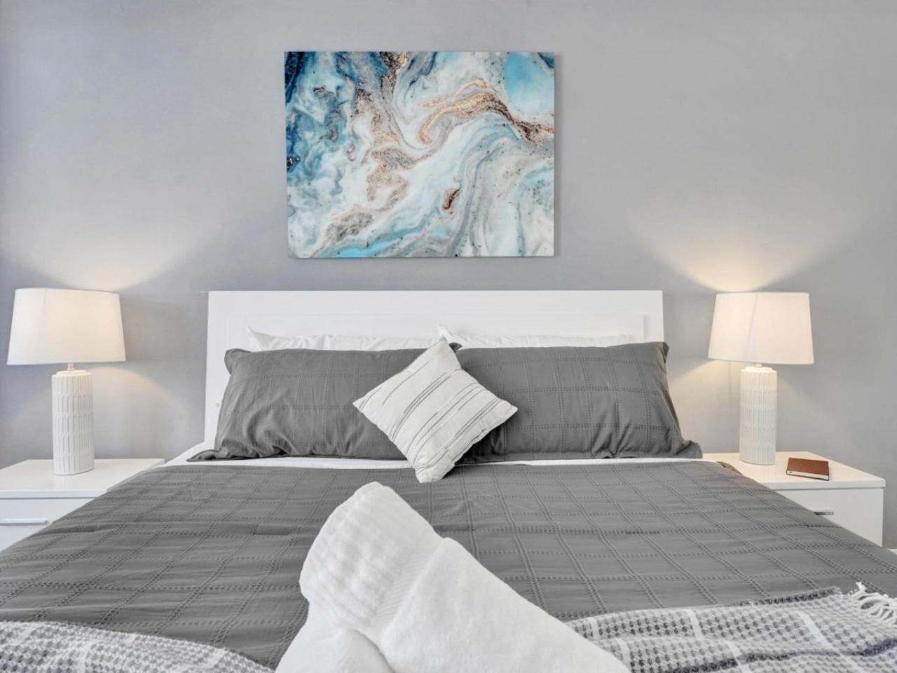 Apartment Luxury With Exclusive Amenities 1016