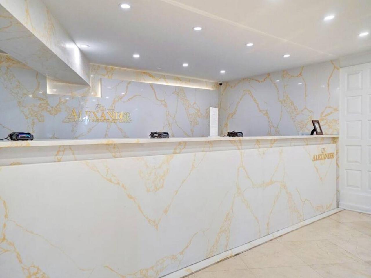 Stunning 2-bedroom With Exclusive Amenities, Pool And Gym 704 Apartment Miami Beach