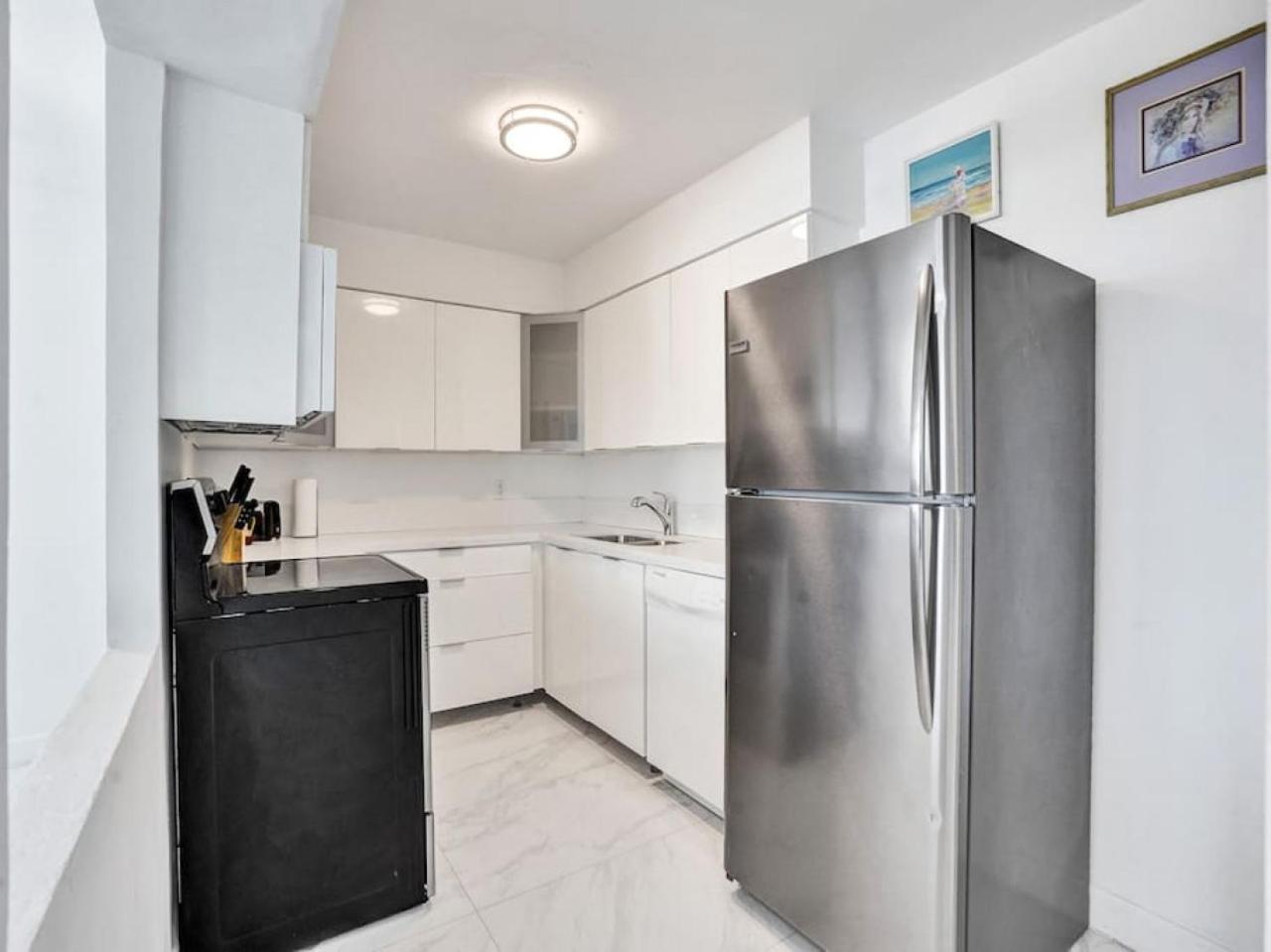Stunning 2-bedroom With Exclusive Amenities, Pool And Gym 704 *