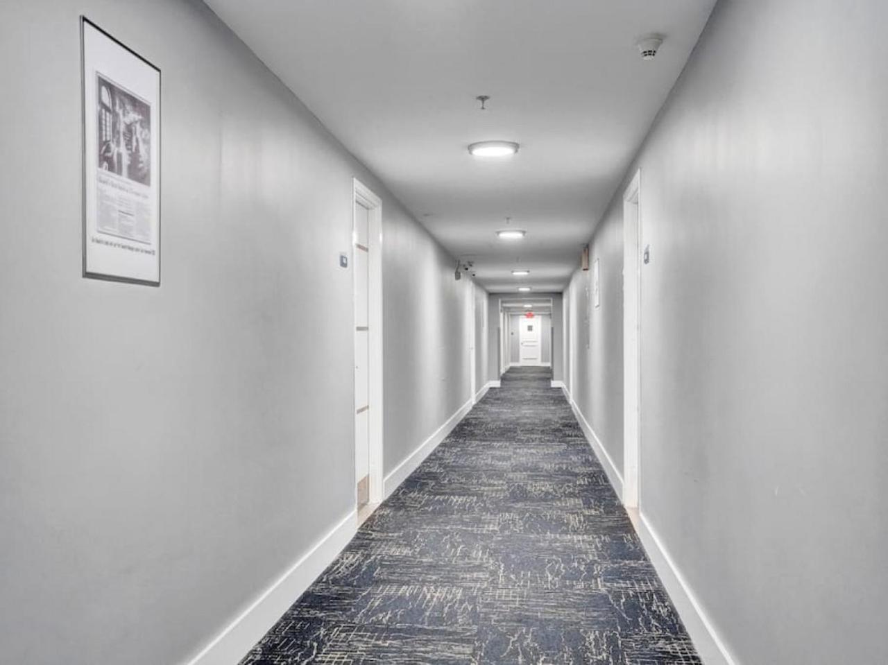 Stunning 2-bedroom With Exclusive Amenities, Pool And Gym 704 Apartment Miami Beach