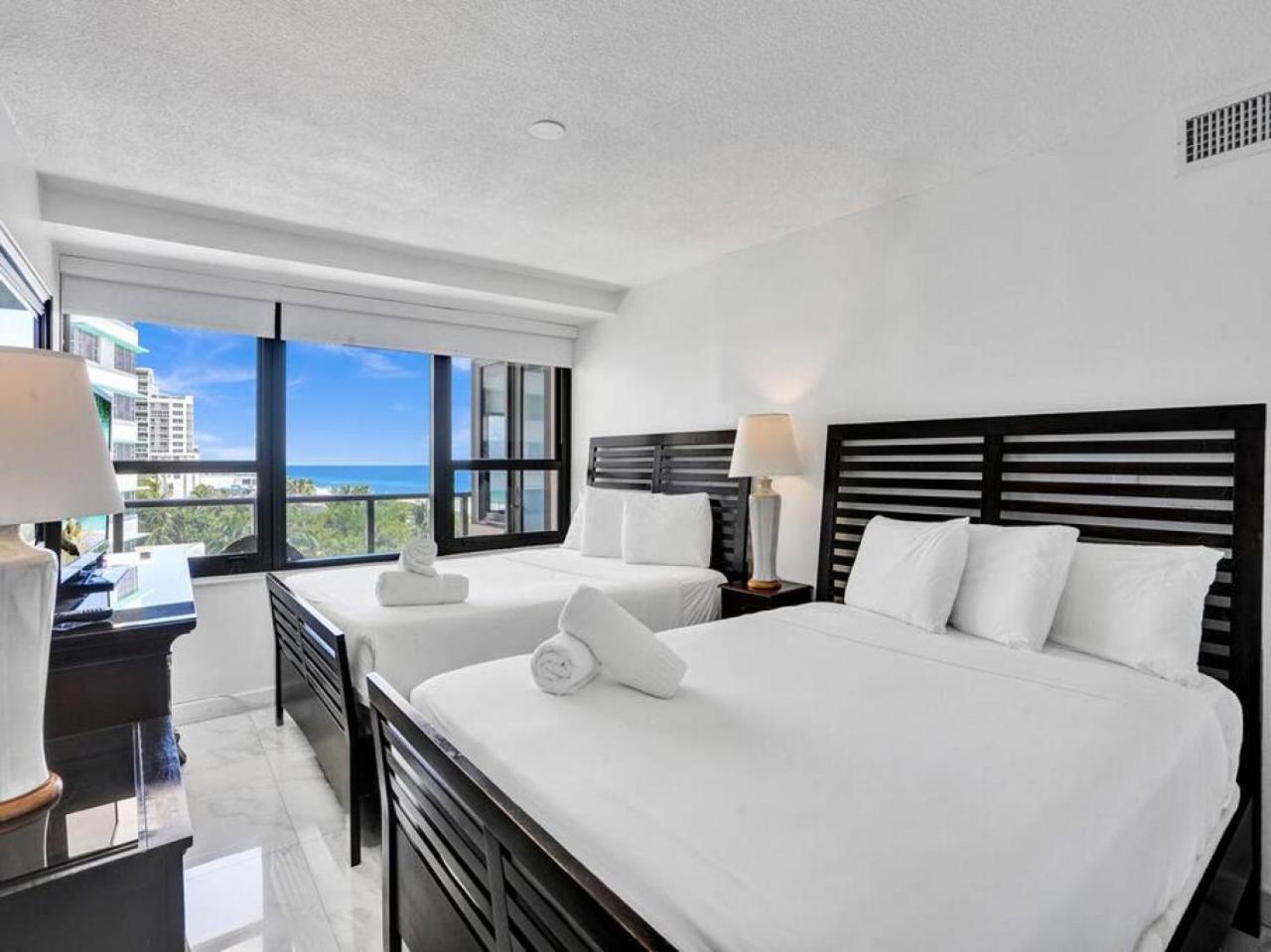 Stunning 2-bedroom With Exclusive Amenities, Pool And Gym 704 *