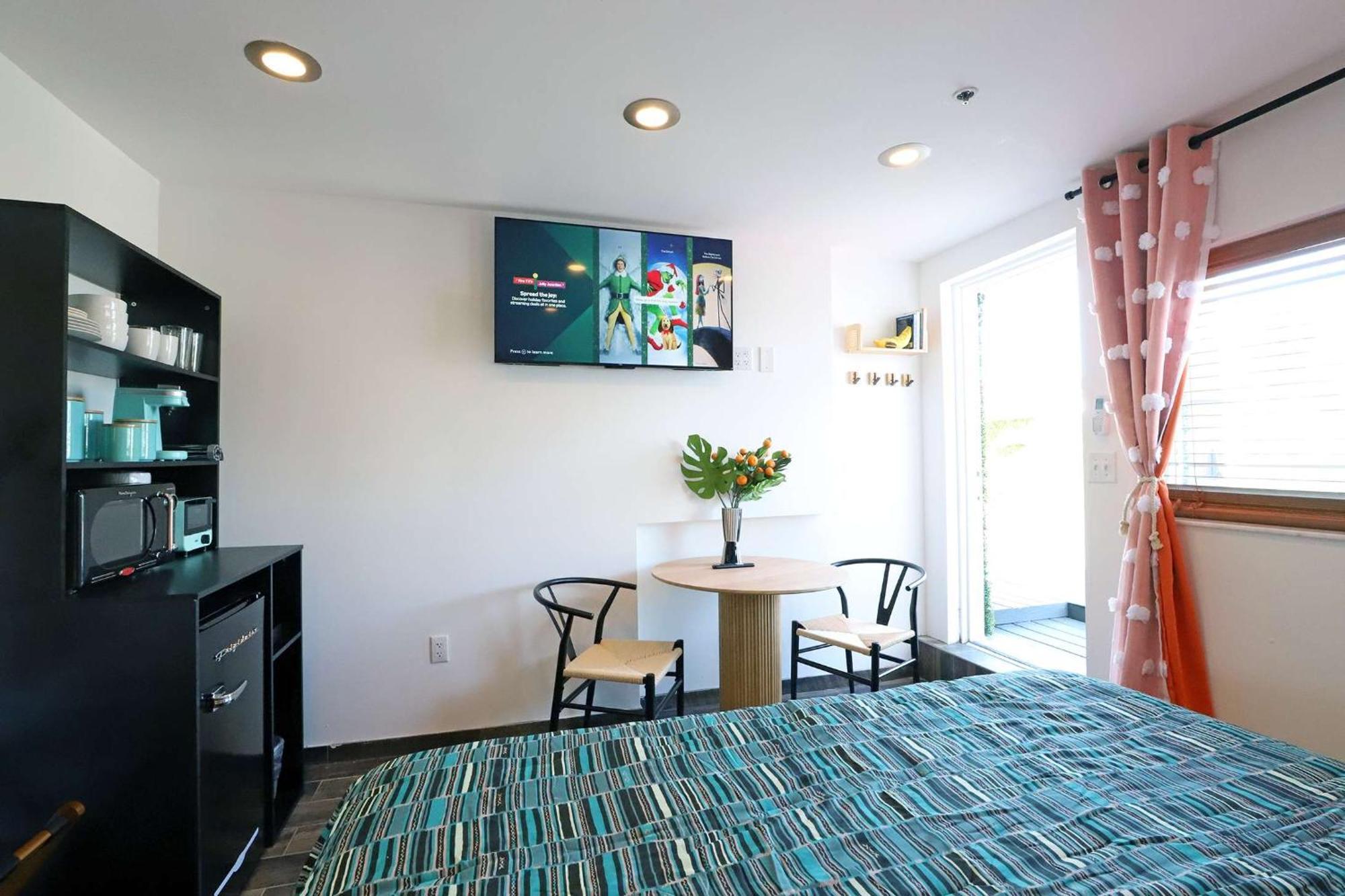Ocean Drive Rooftop With Ocean Views & Terrace Apartment