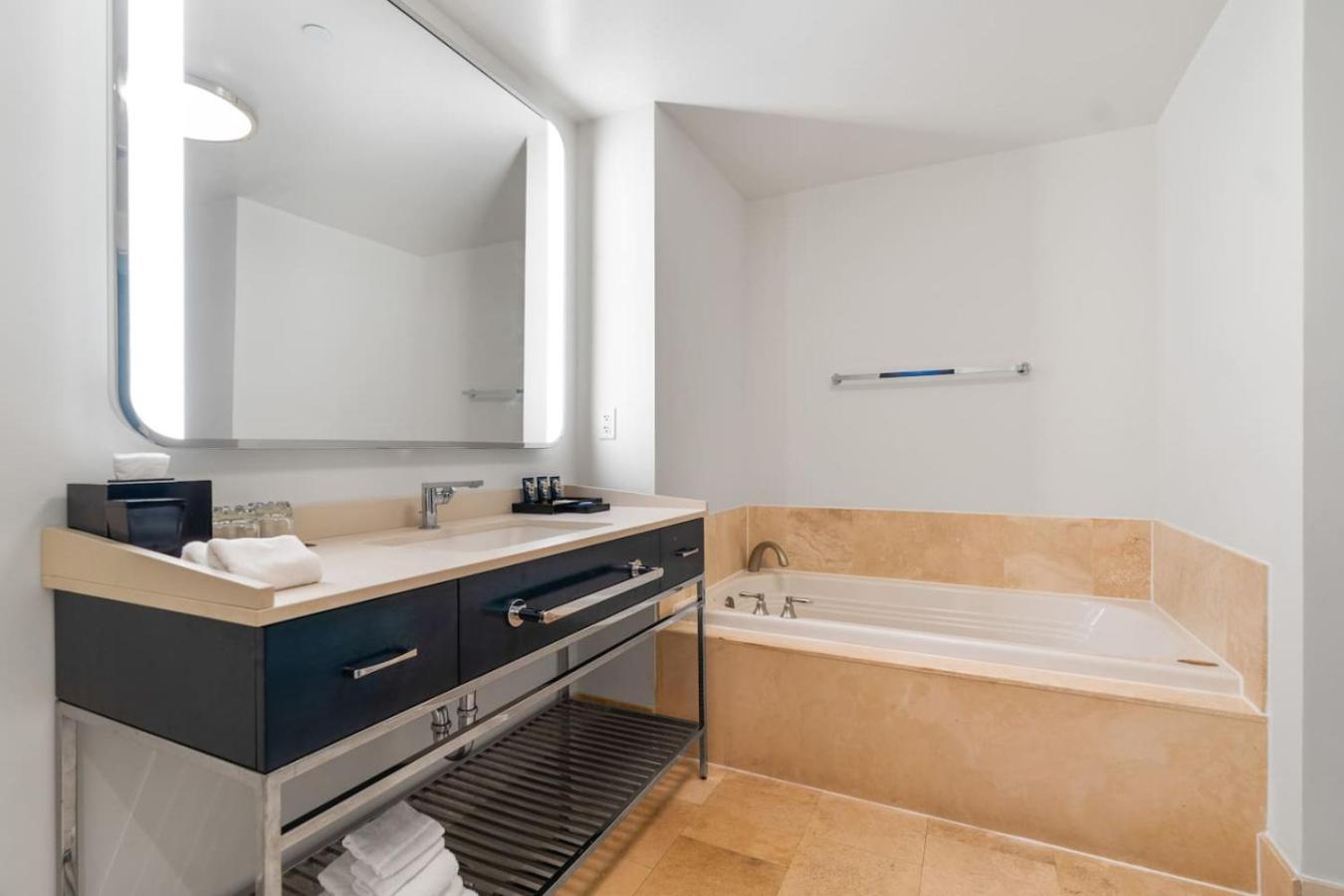 Apartment Fontainebleau Two Bedroom Miami Beach