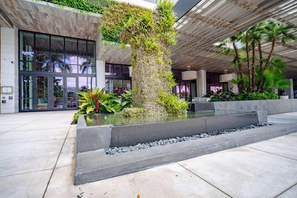 Oceanview 1 & Homes 1 Bedroom 1 And Half Bathrooms Luxe With Balcony Miami Beach