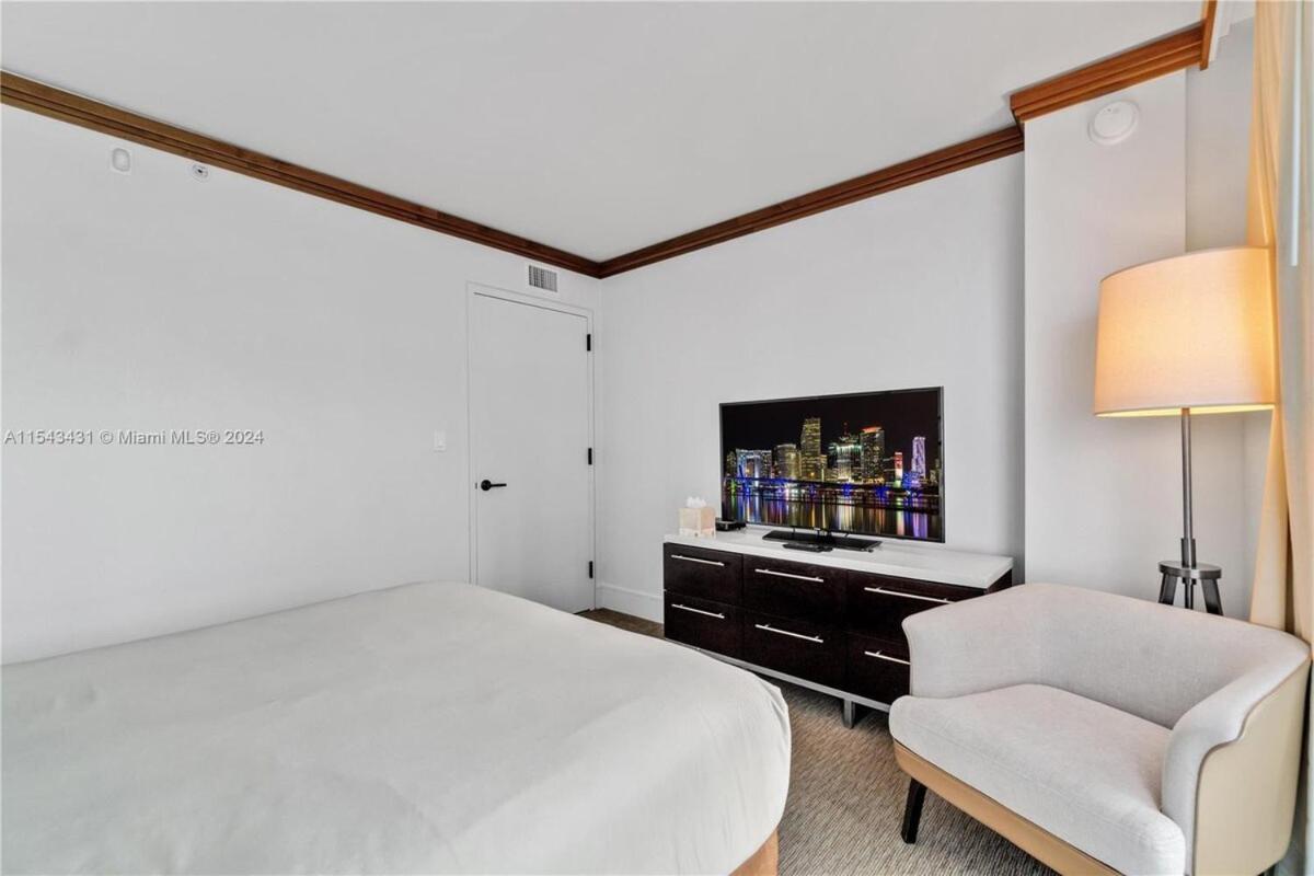 Oceanfront 2br In Carillon *