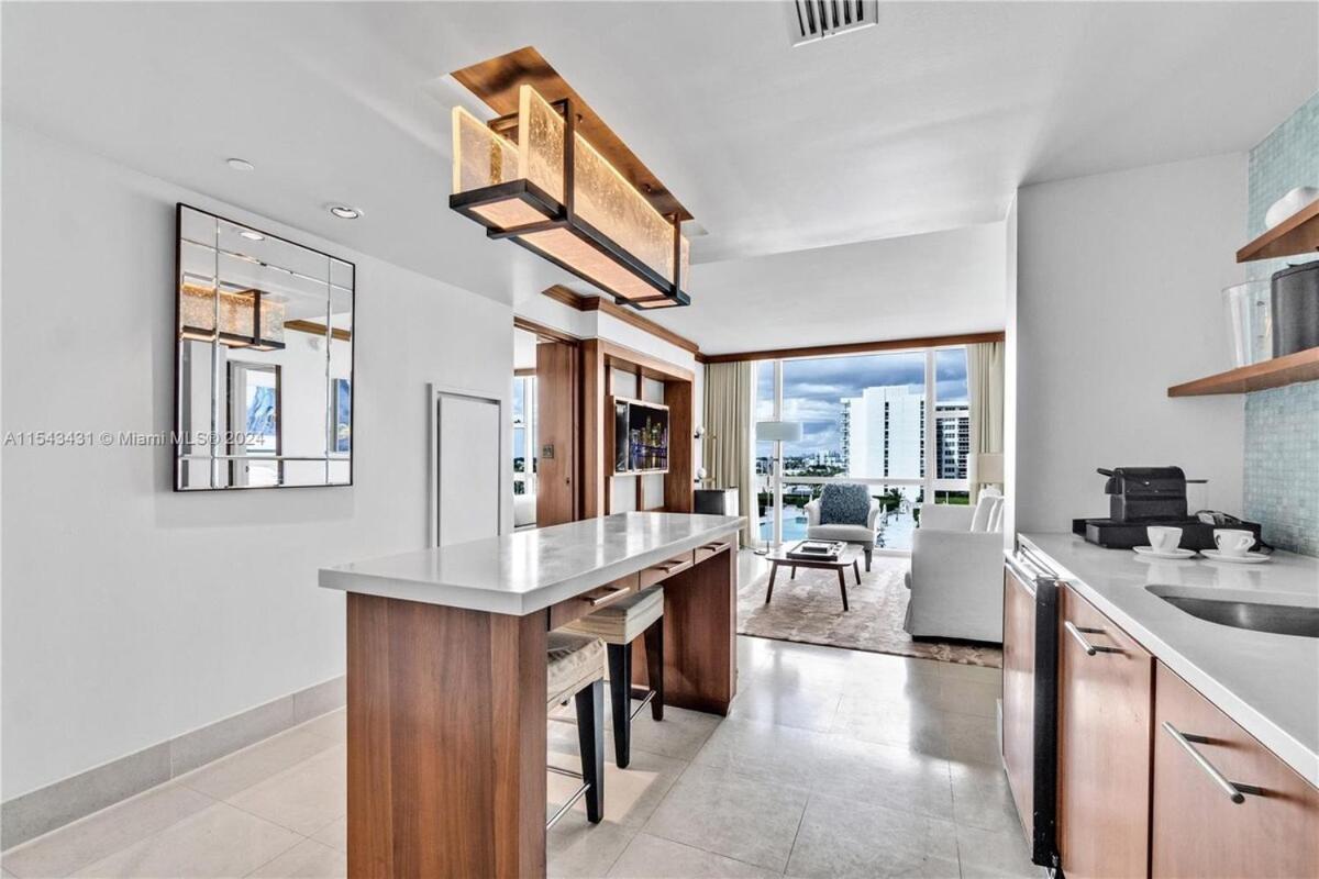 Oceanfront 2br In Carillon Apartment