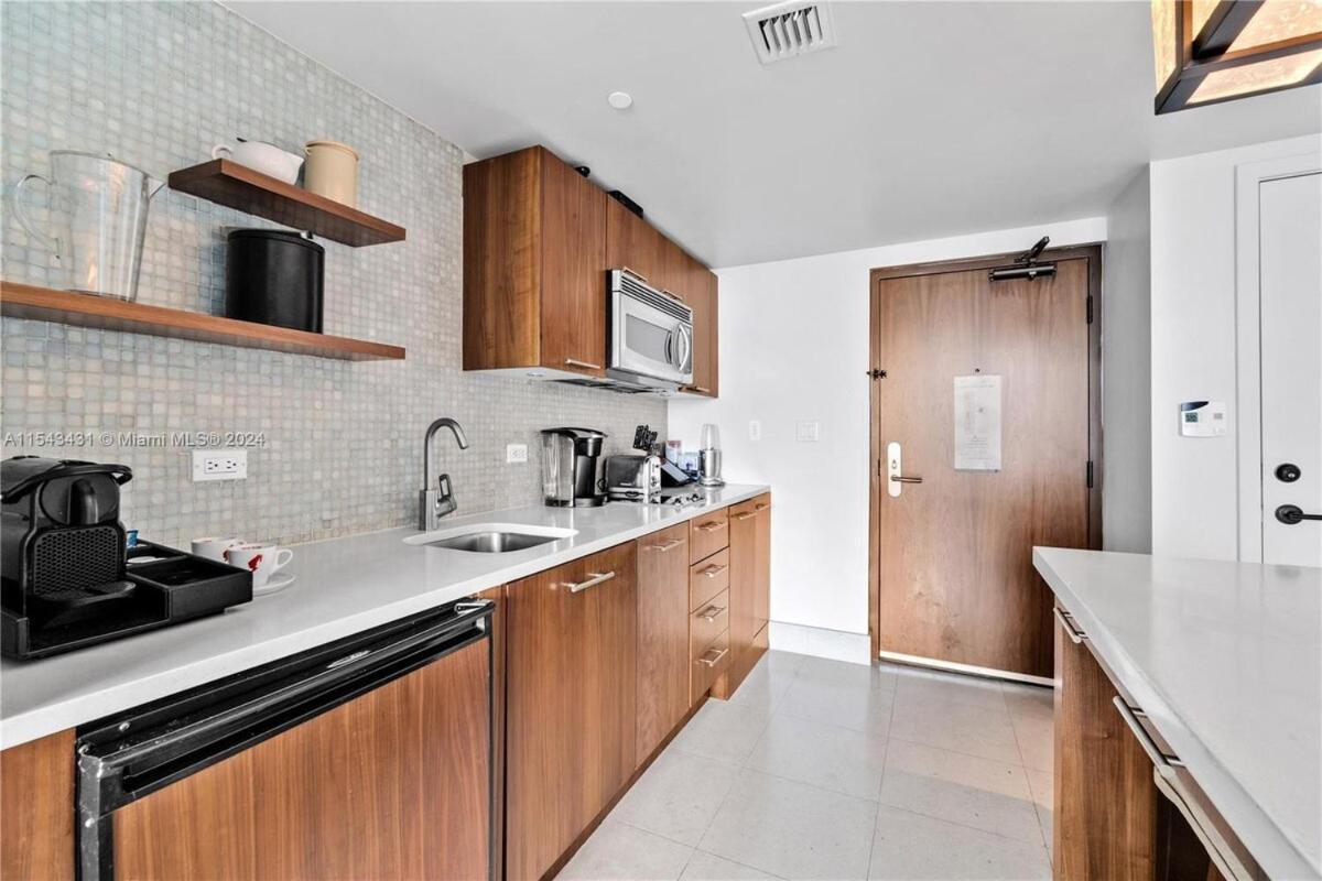 Apartment Oceanfront 2br In Carillon Miami Beach