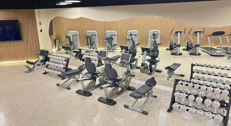 Beachfront Pool Gym Tennis Miami Beach!