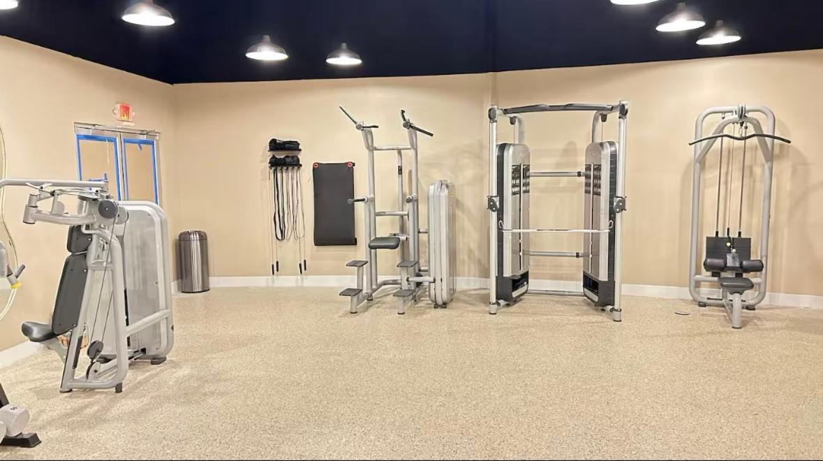 Beachfront Pool Gym Tennis Miami Beach! Miami Beach