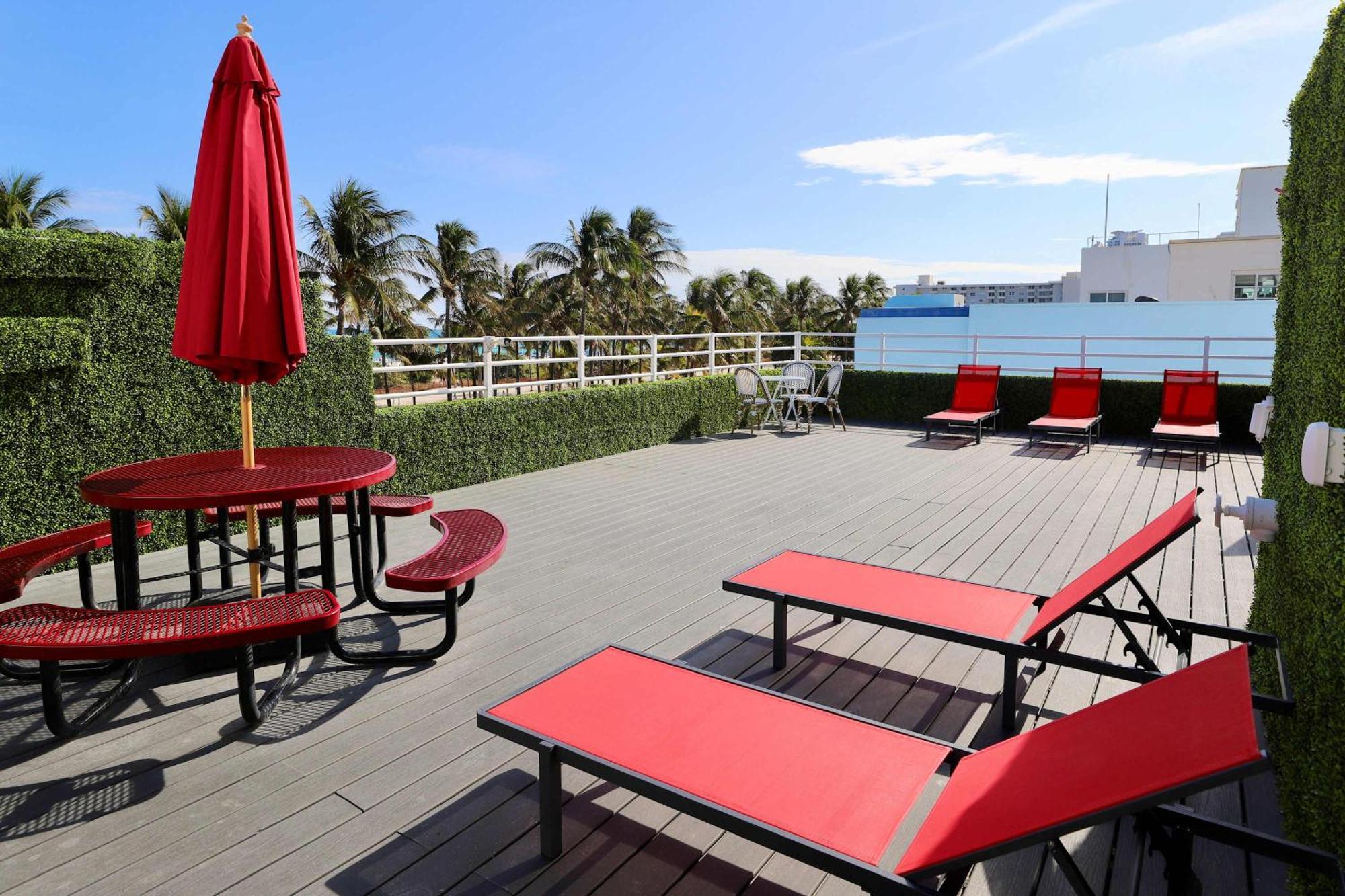 Rooftop Retreat On Ocean Drive With View *