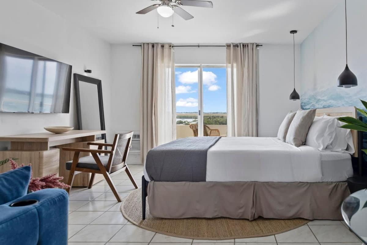 Apartment Bayshore Bliss- Cozy Space & Bay Views *