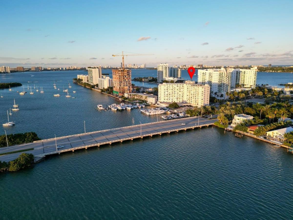Bayshore Bliss- Cozy Space & Bay Views Apartment