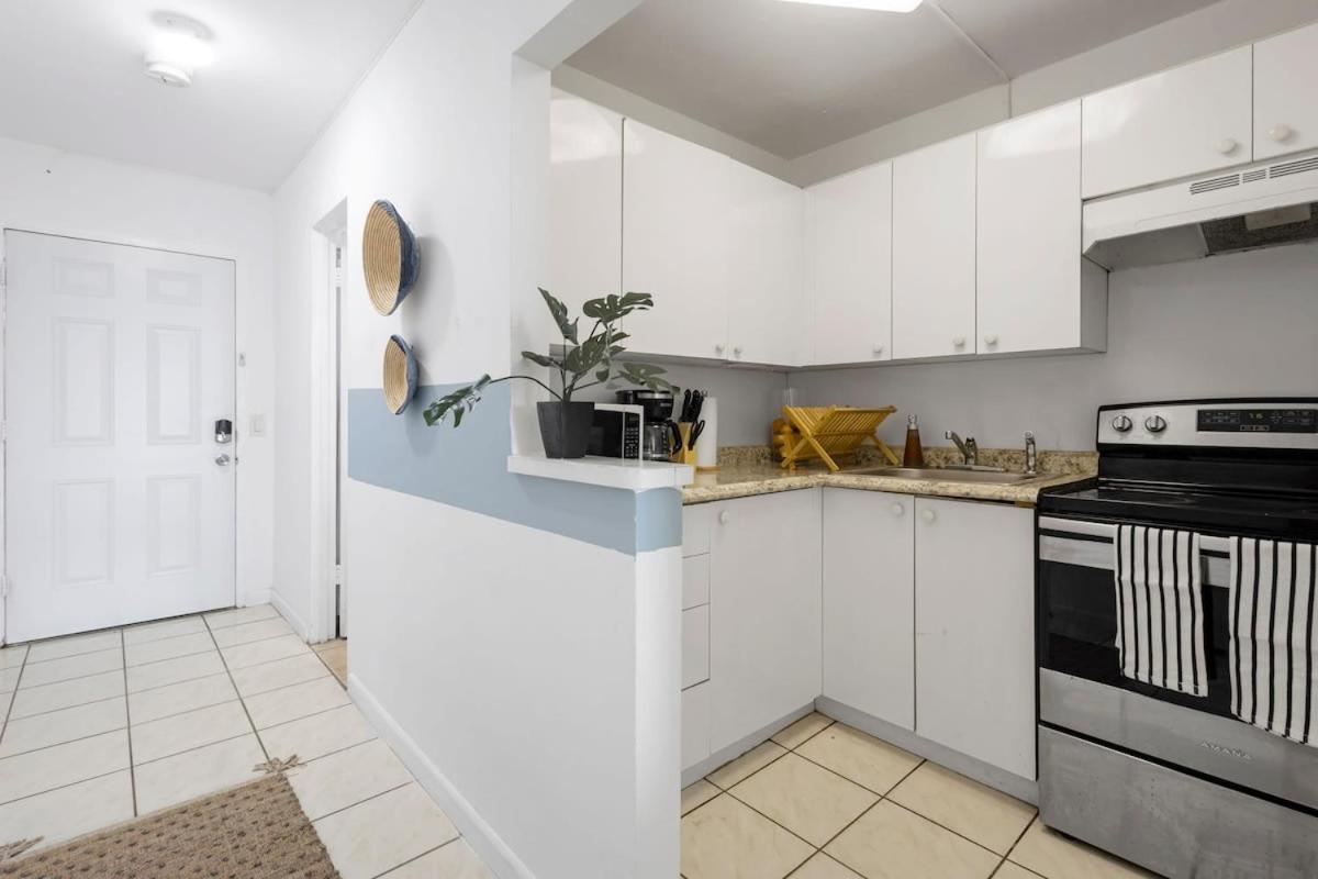 Bayshore Bliss- Cozy Space & Bay Views Apartment