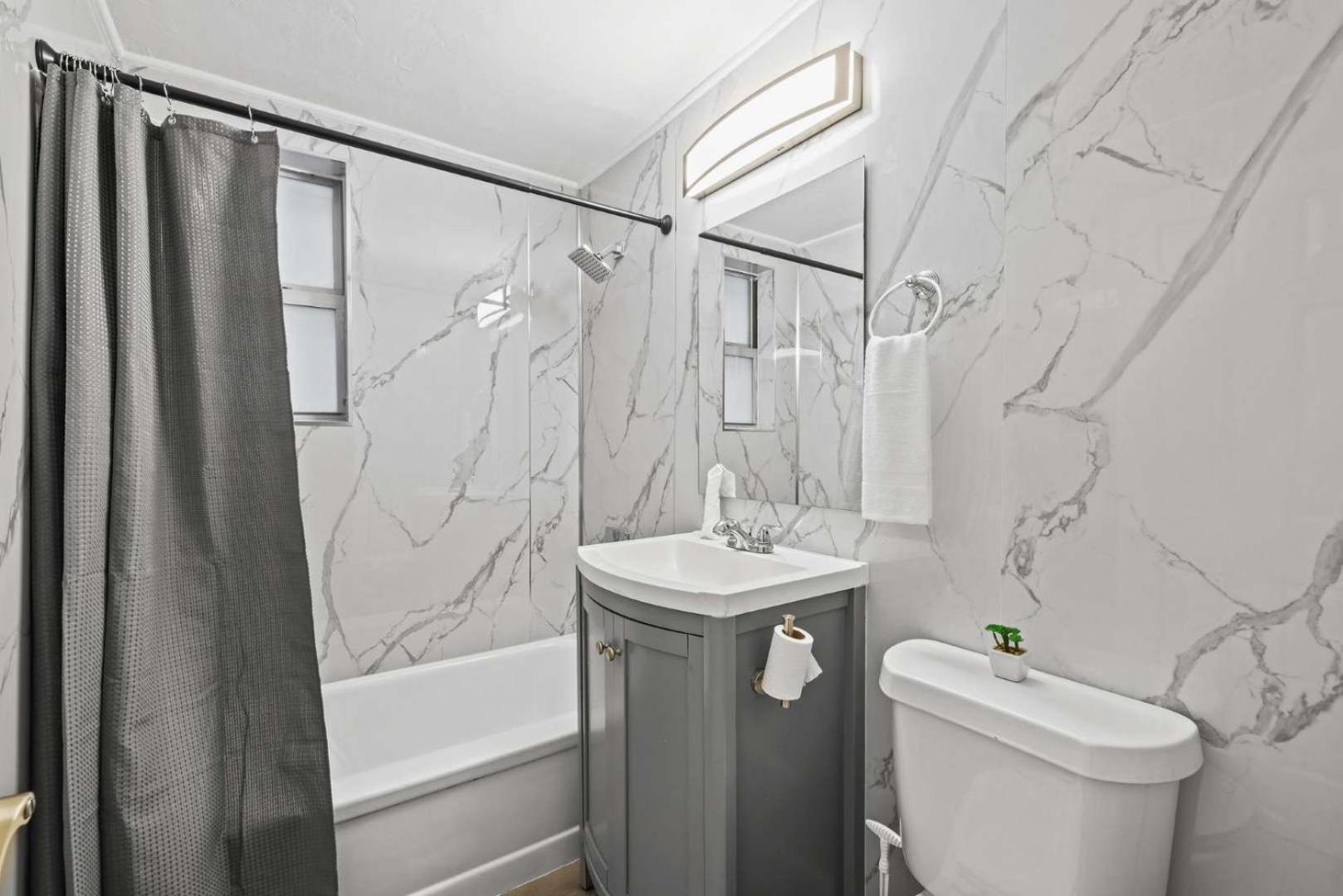 Apartment Oceanfront Charm 1br Miami
