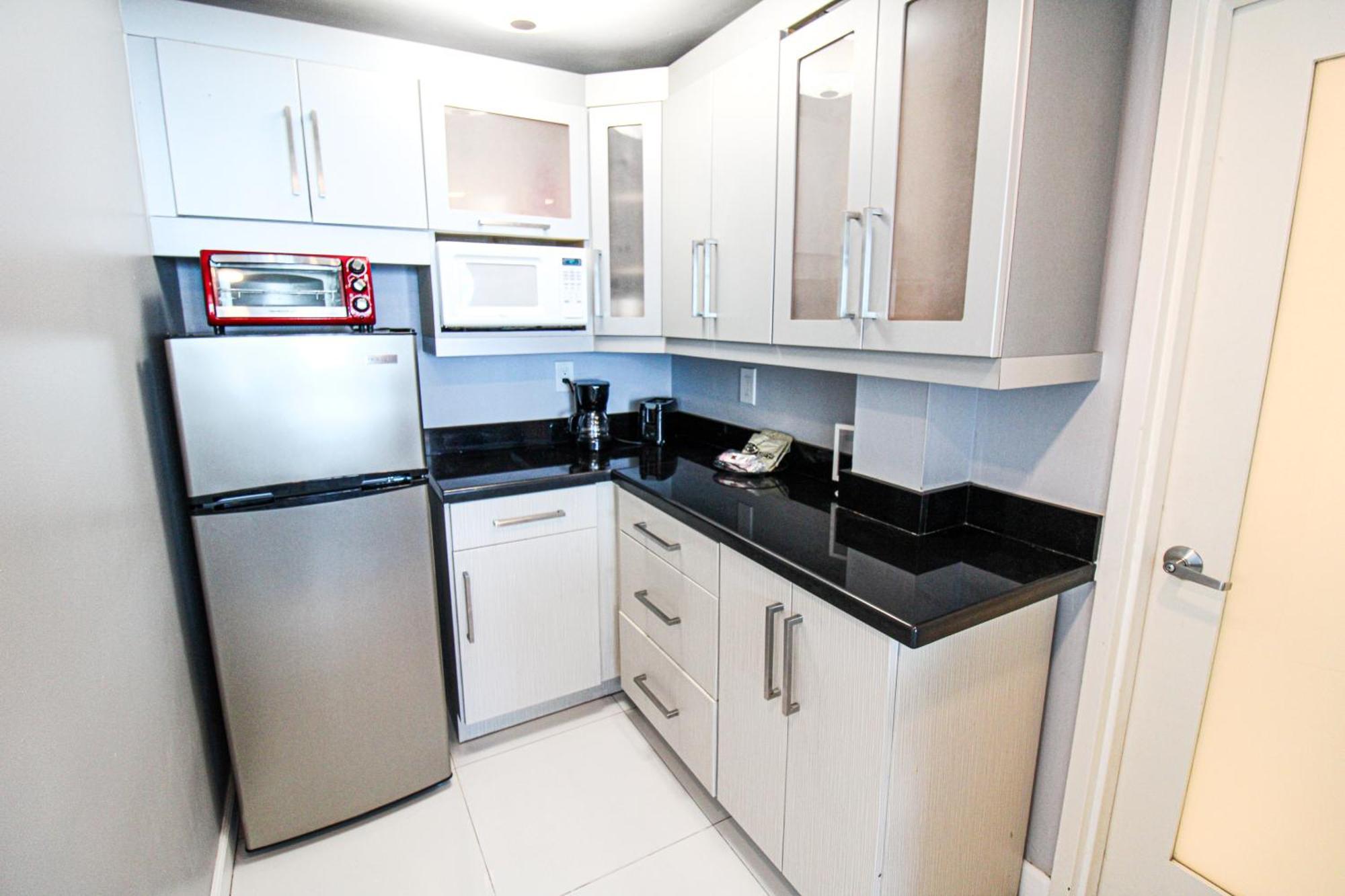 Castle 519 Bayview Modern With Pool, Access, Tennis And Free Parking Apartment