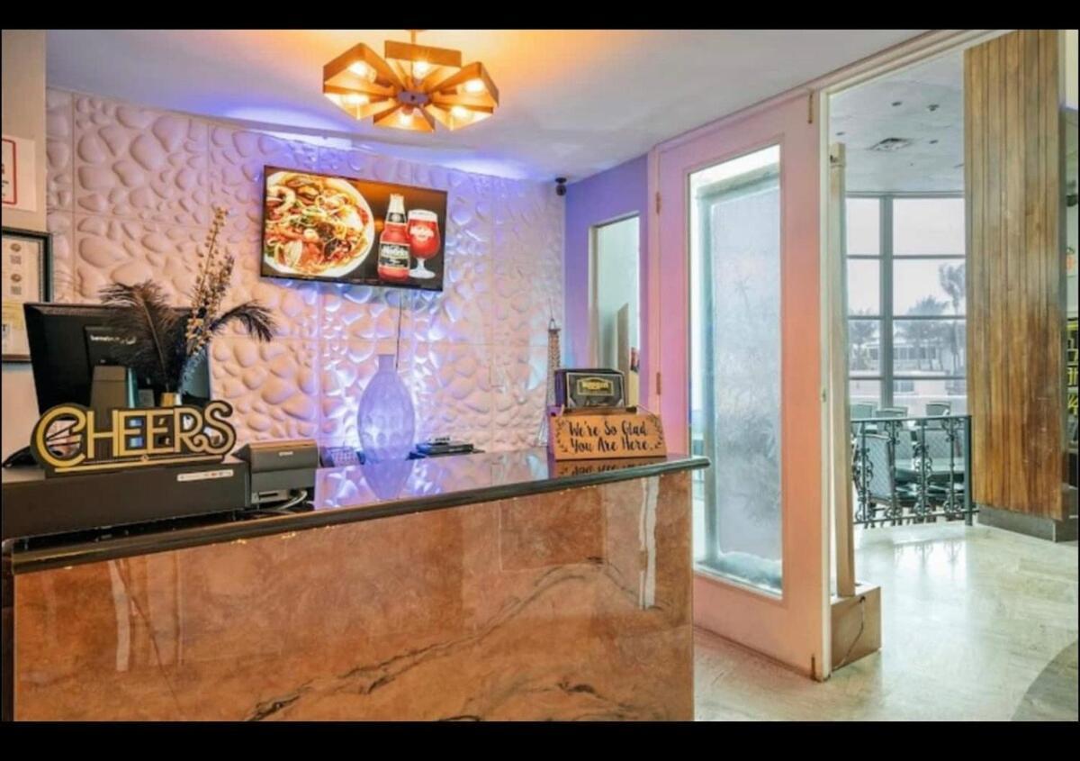 Ocean Front Unit - Rigth At