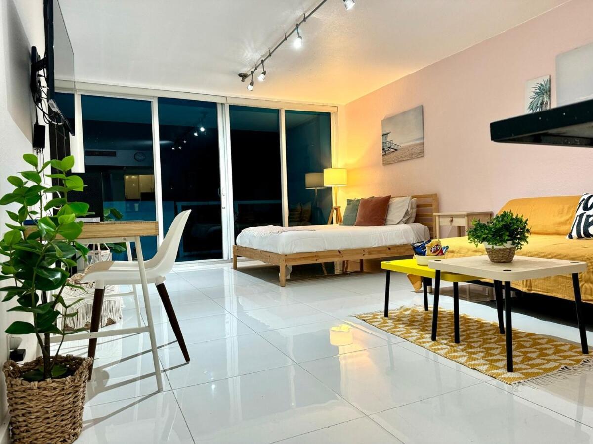 Ocean Front Unit - Rigth At *