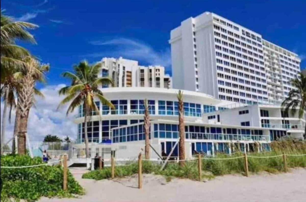 Ocean Front Unit - Rigth At