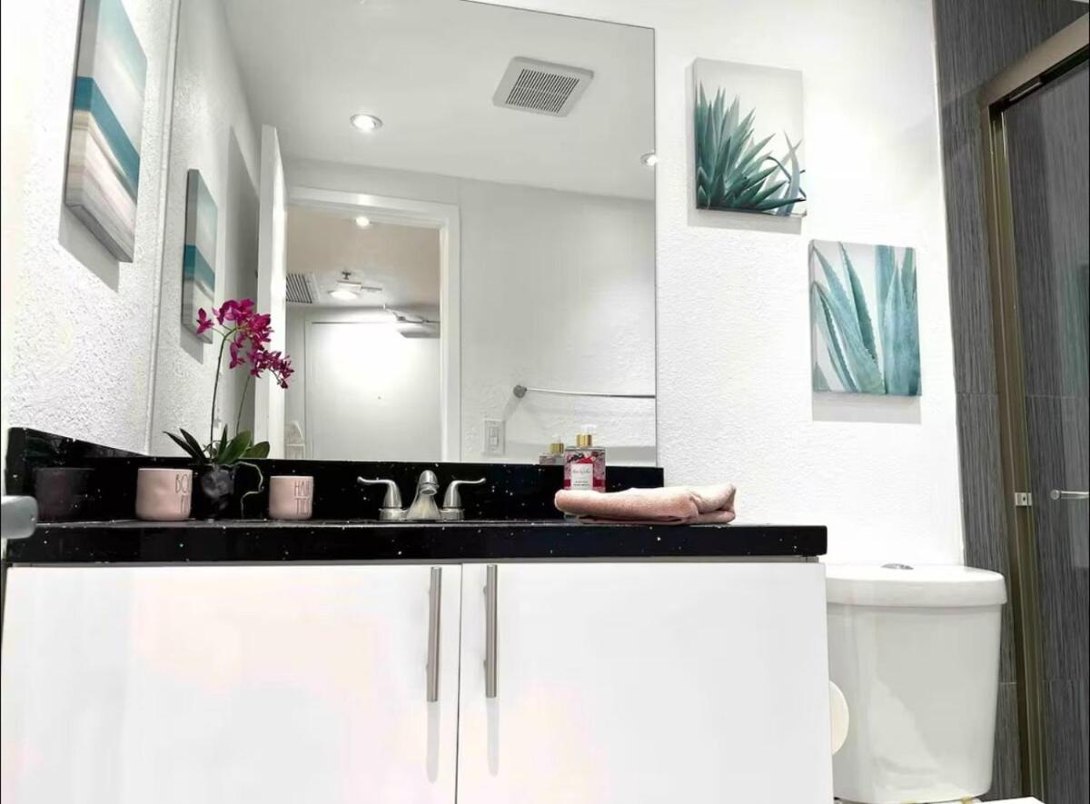 Ocean Front Unit - Rigth At Apartment
