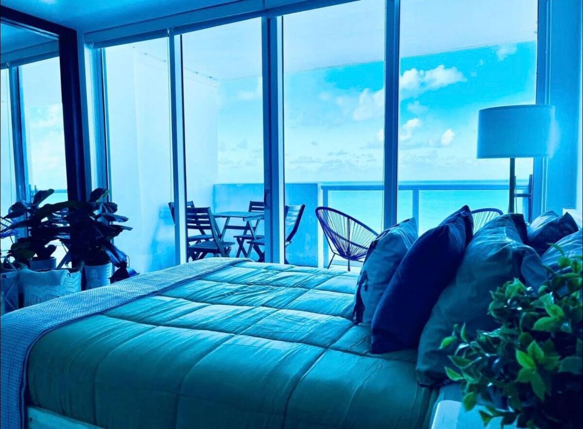 Ocean Front Unit - Rigth At *