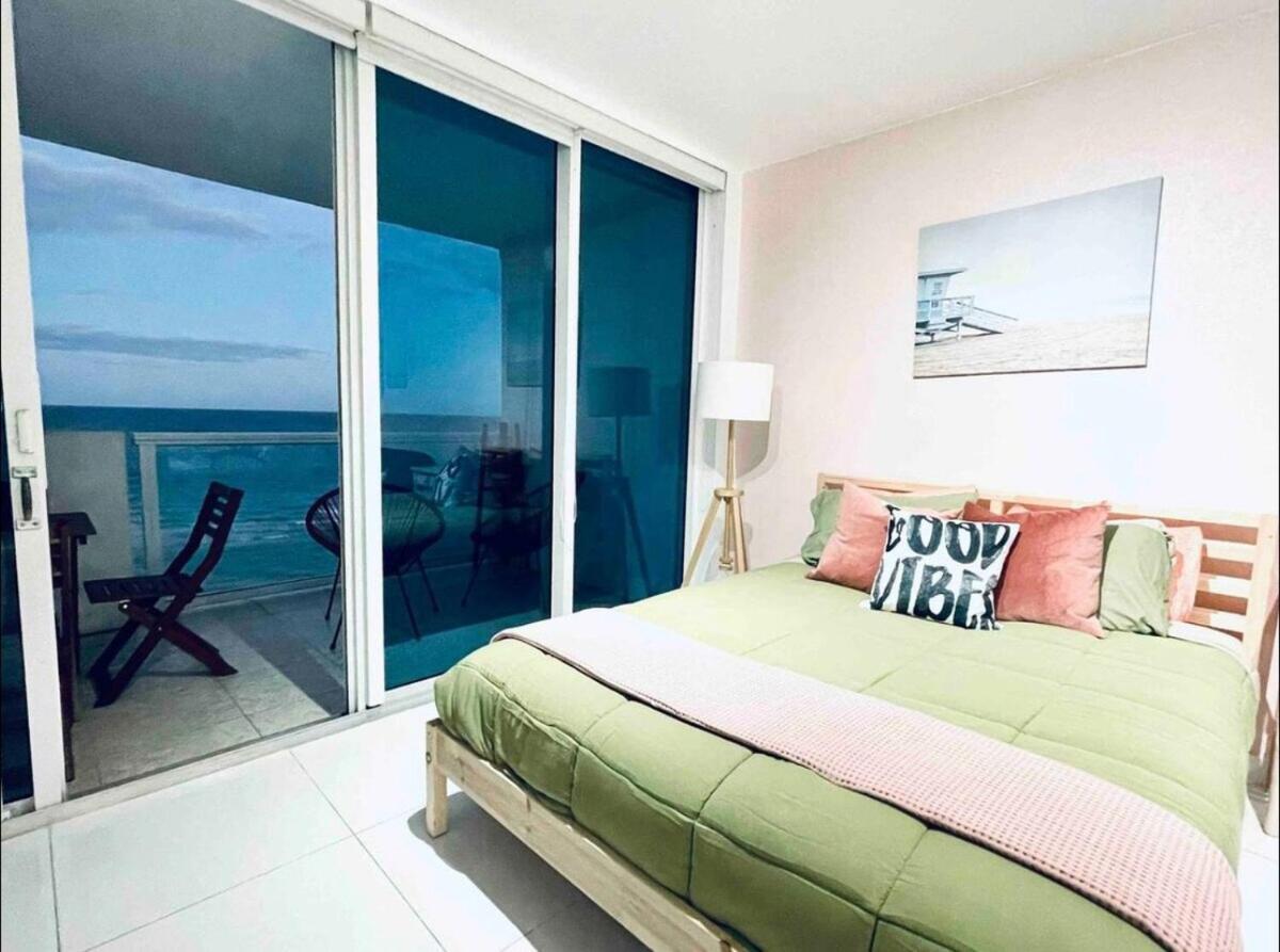 Ocean Front Unit - Rigth At Apartment
