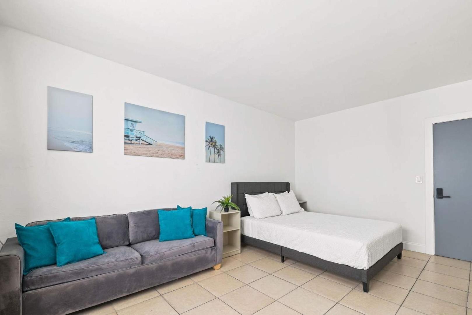 Beachside Miami 4 Guests