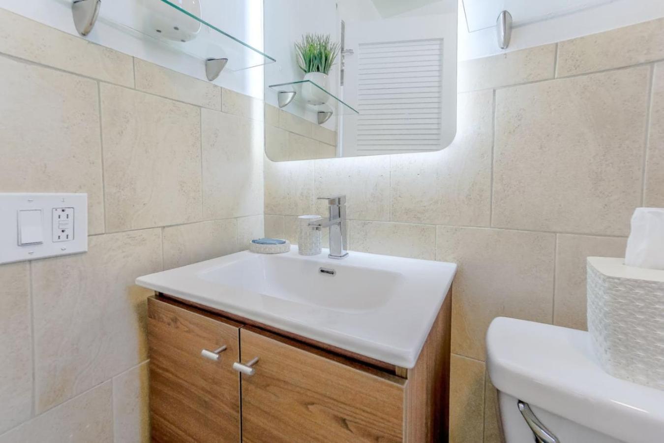 Chic And Cozy 1 Bedroom And 1bth On Collins Ave Holiday home