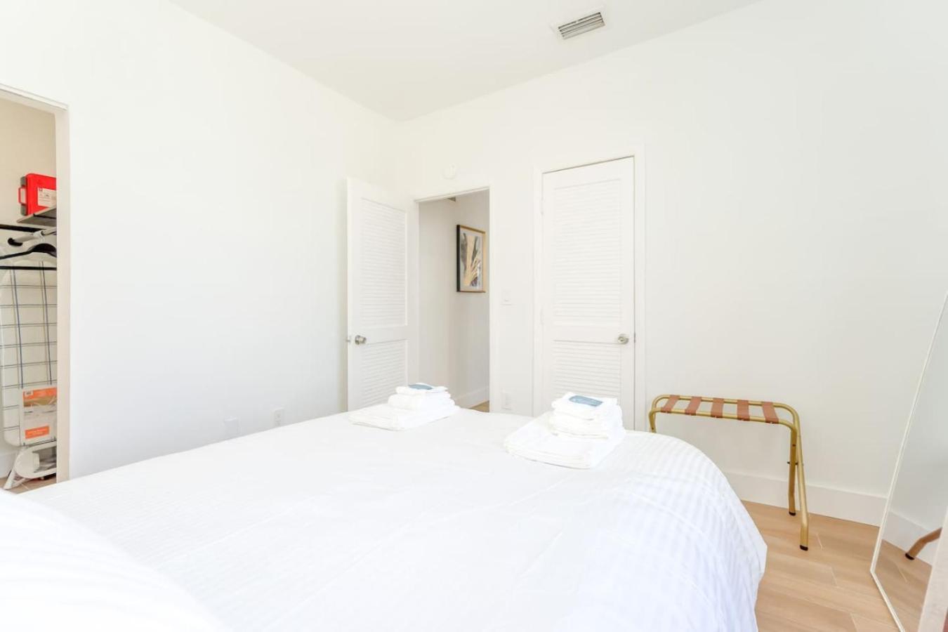 Chic And Cozy 1 Bedroom And 1bth On Collins Ave Holiday home Miami Beach