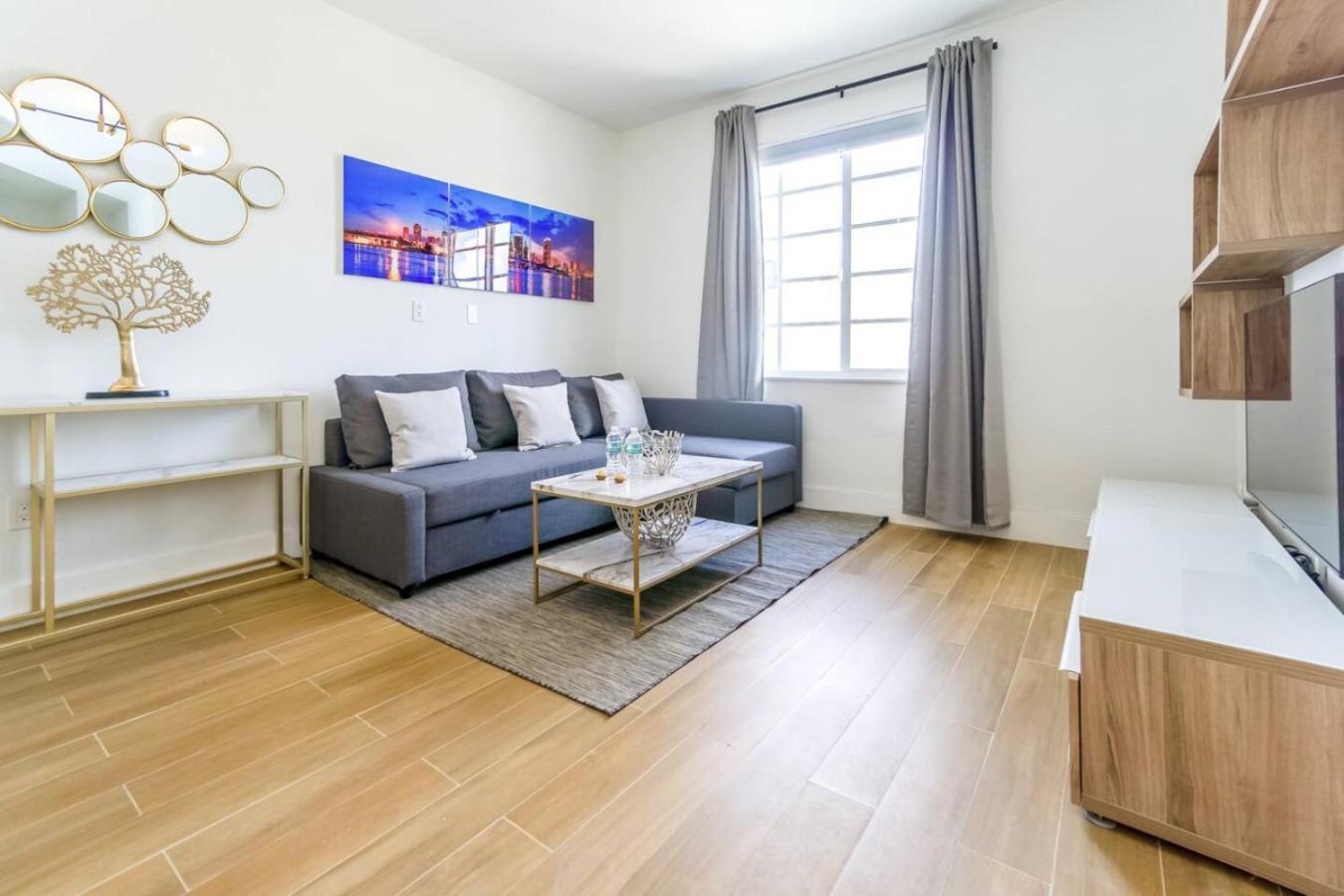 Holiday home Chic And Cozy 1 Bedroom And 1bth On Collins Ave