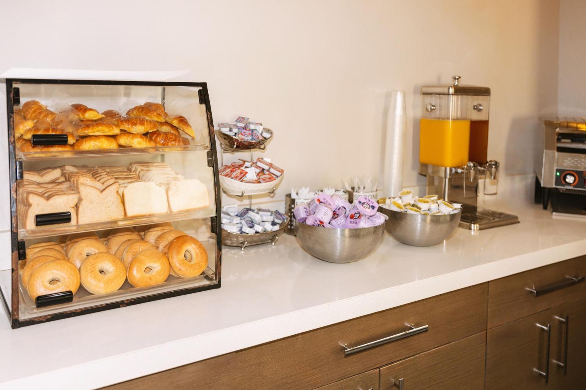Lorraine Hotel 3*