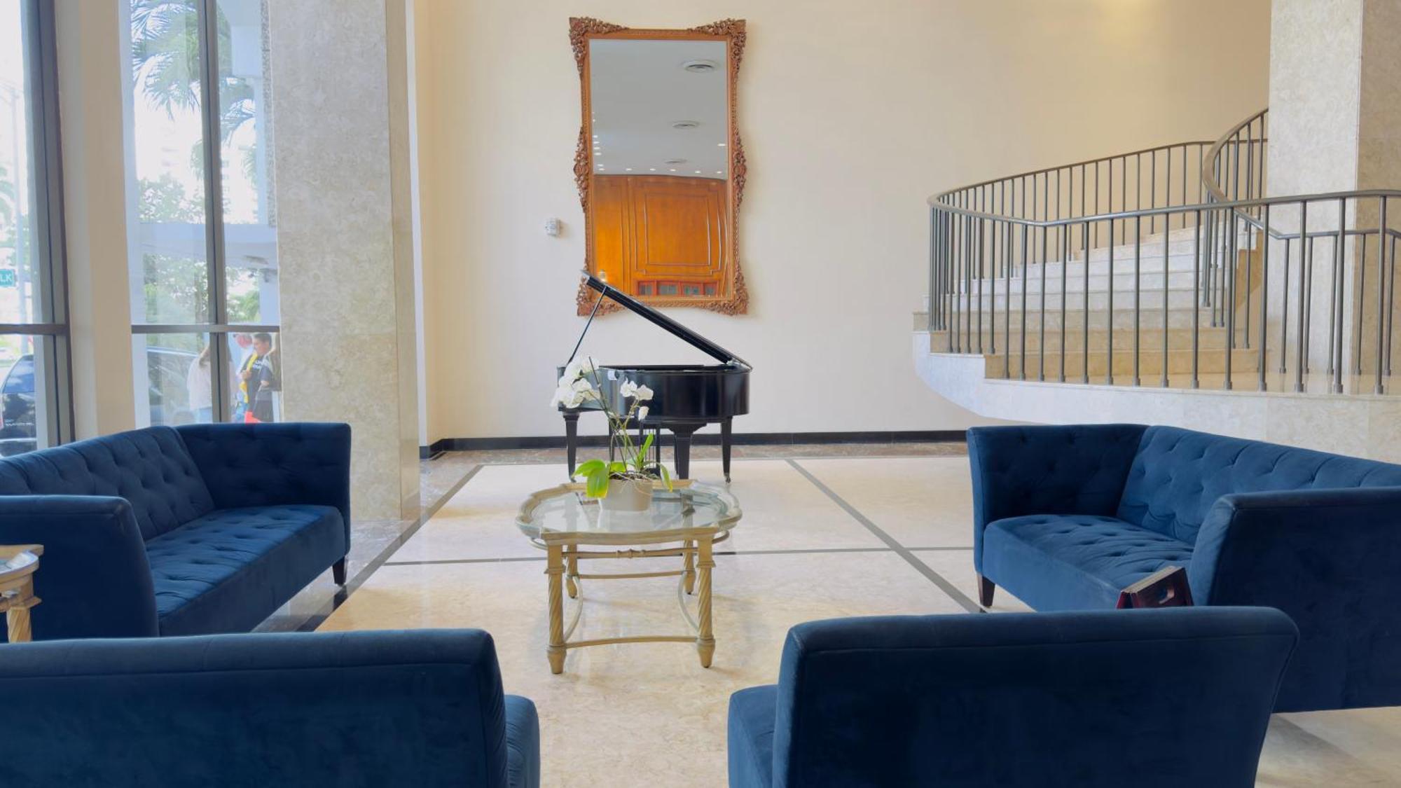 Oceanfront Luxury Miami Escape Pool&gym Apartment Miami Beach