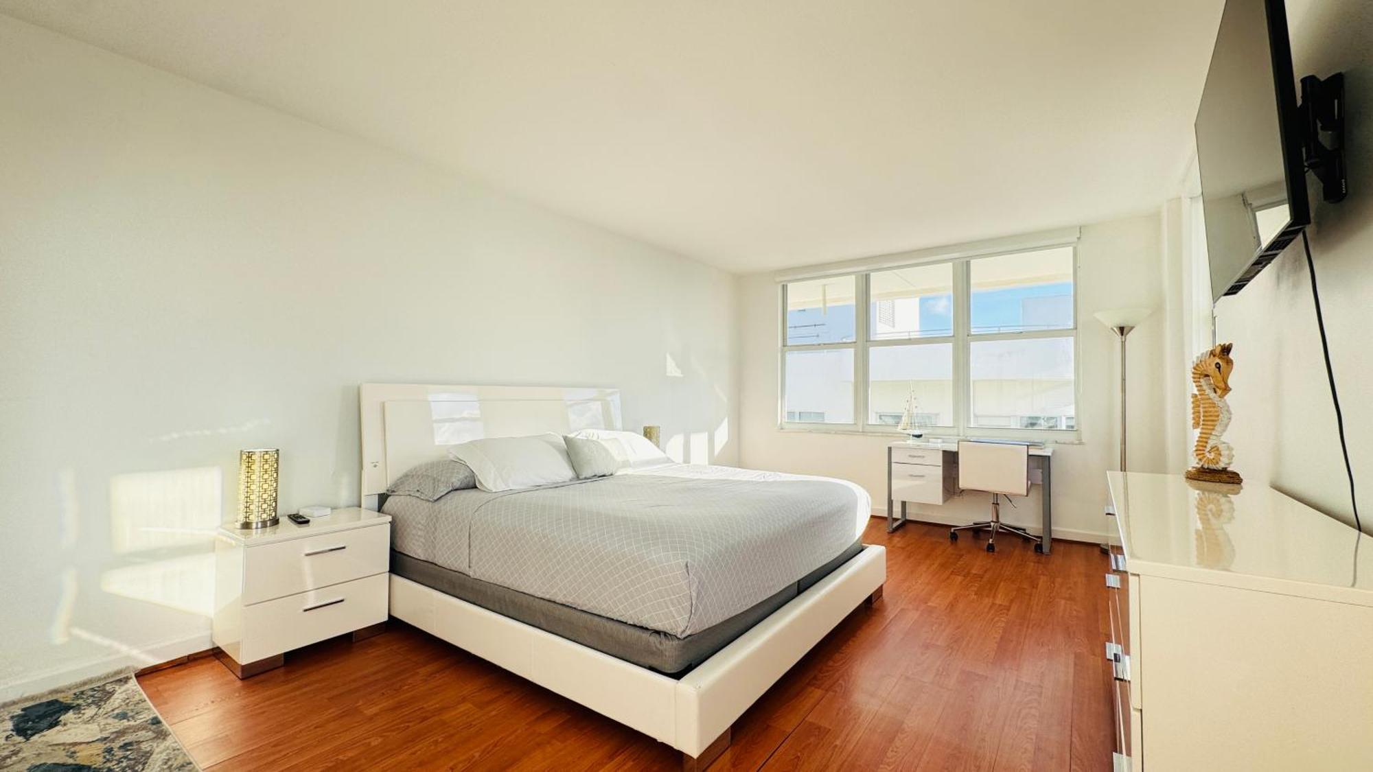 Oceanfront Luxury Miami Escape Pool&gym Apartment