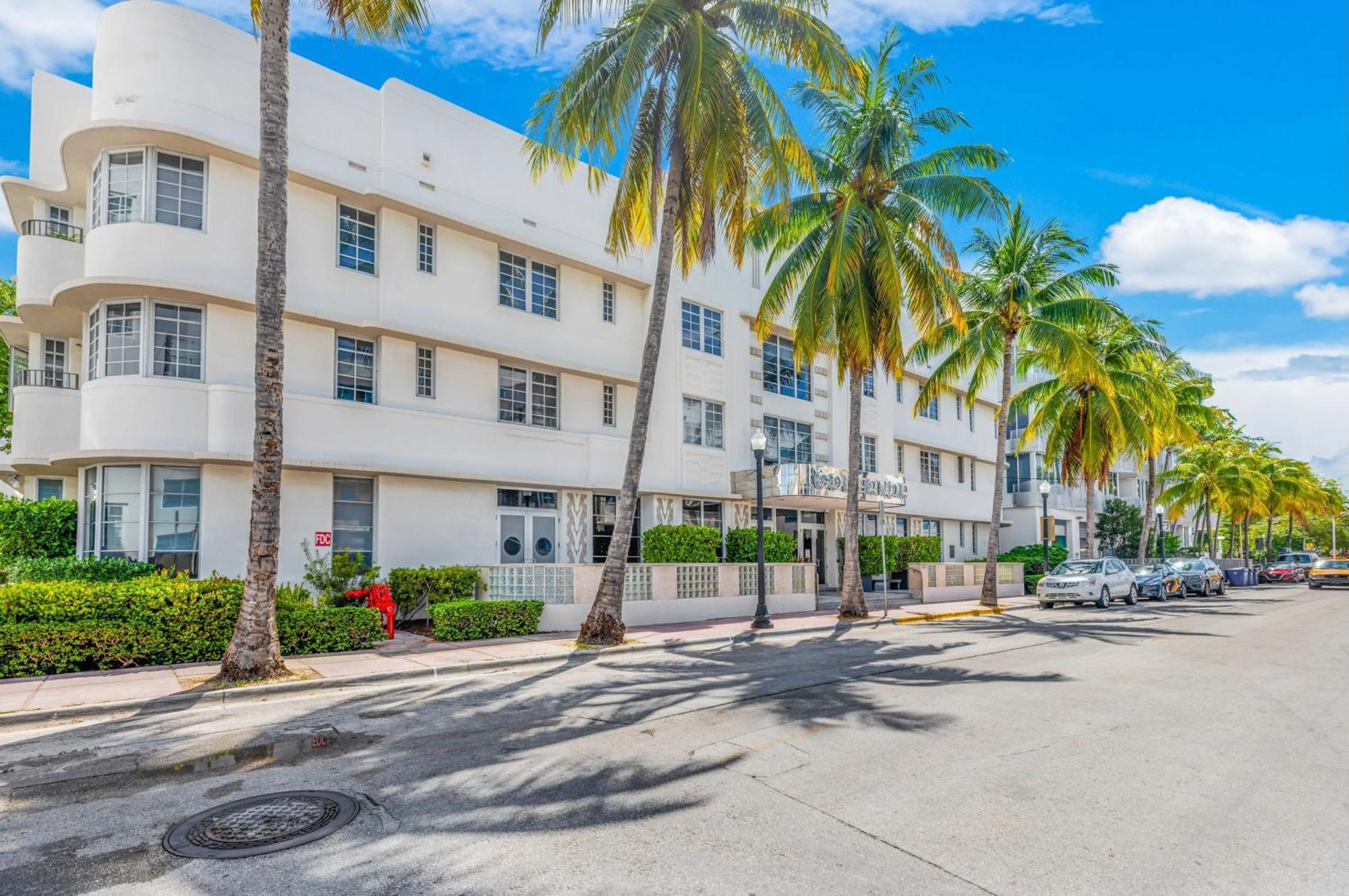 Apartment Palm-fringed Paradise In South *