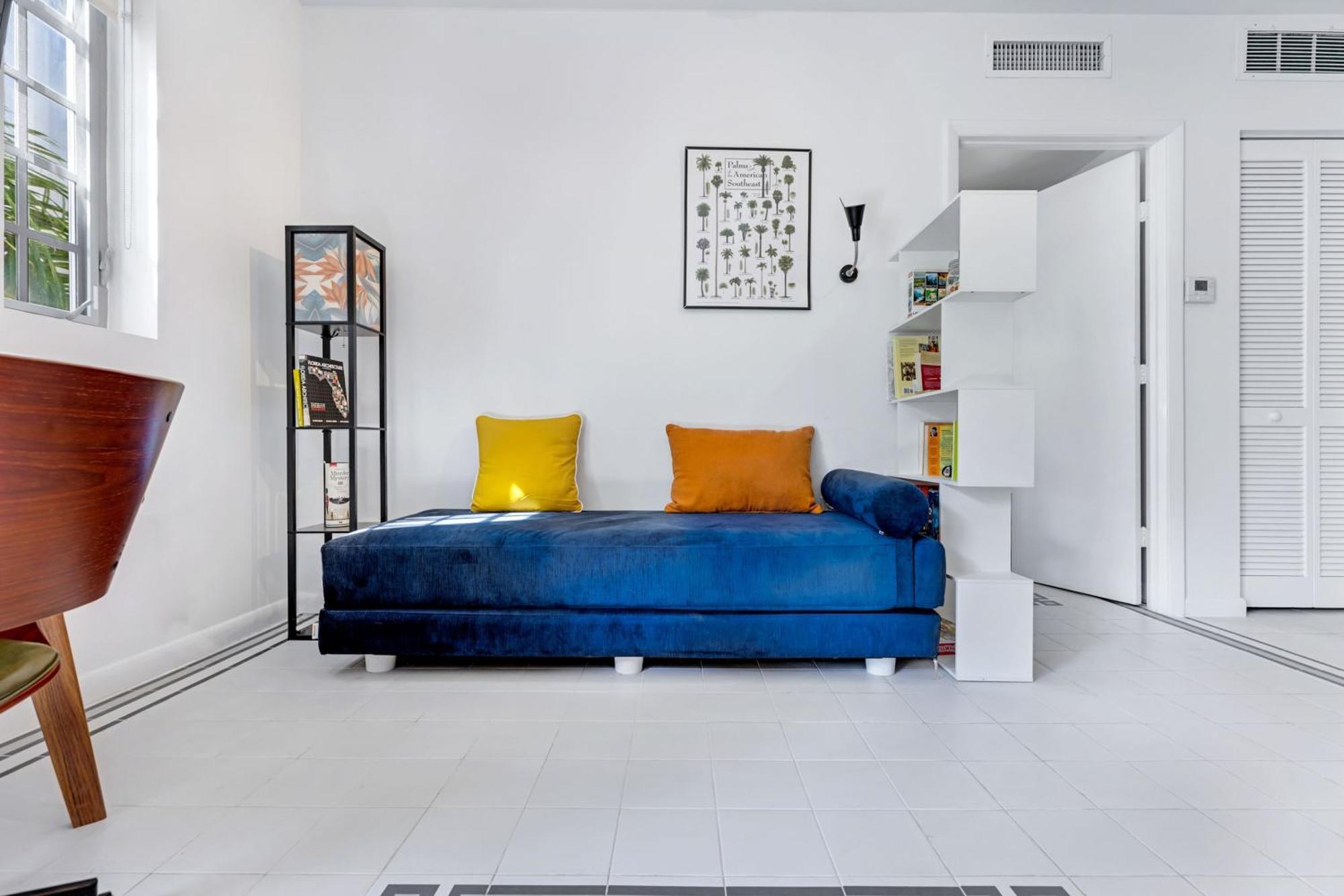 Apartment Palm-fringed Paradise In South