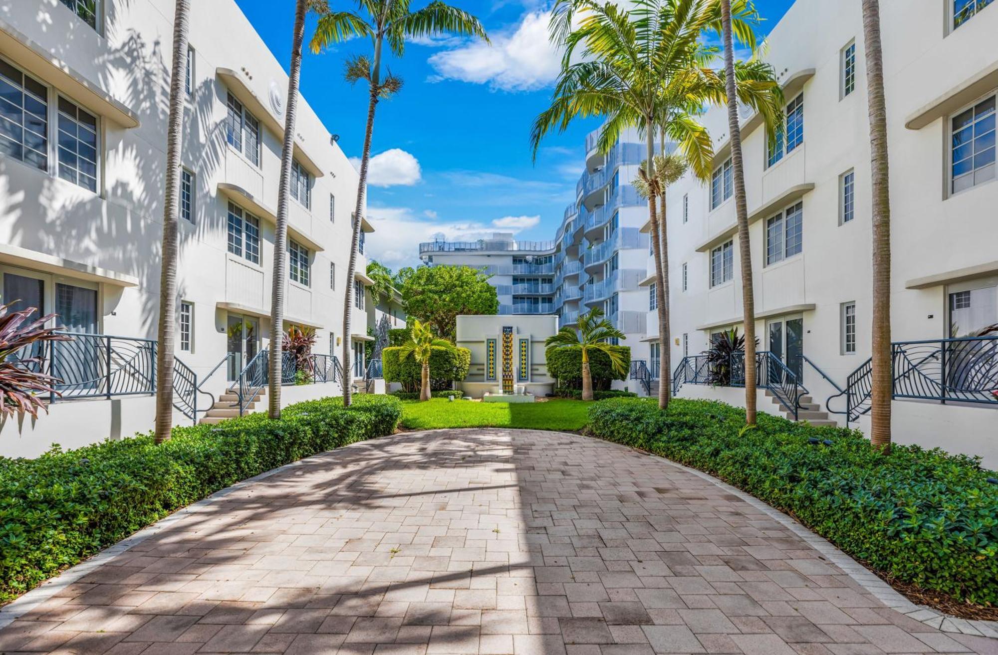 Palm-fringed Paradise In South Apartment Miami Beach