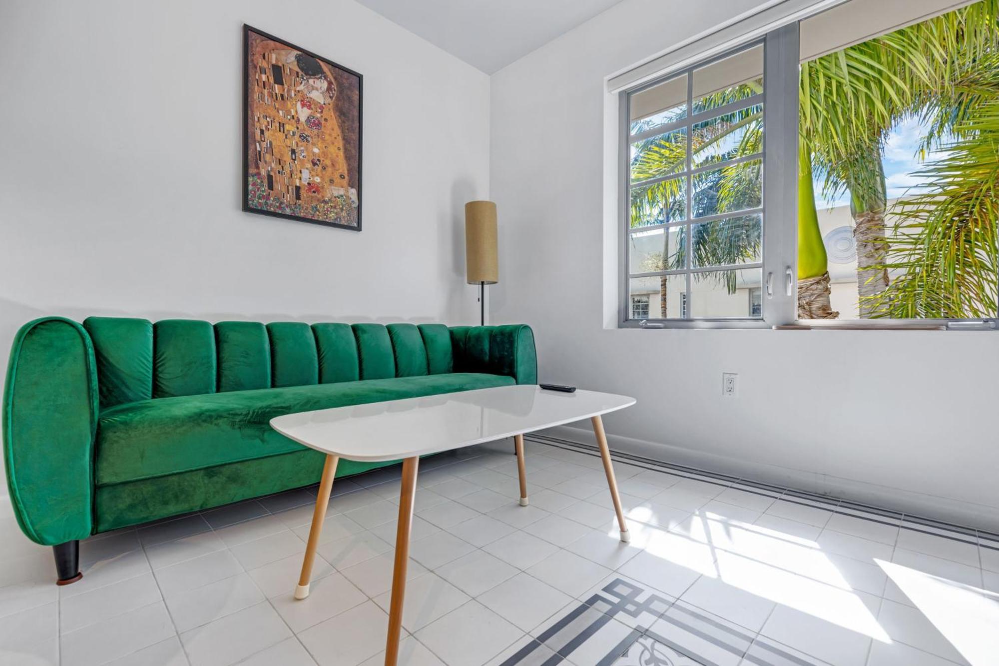 Apartment Palm-fringed Paradise In South