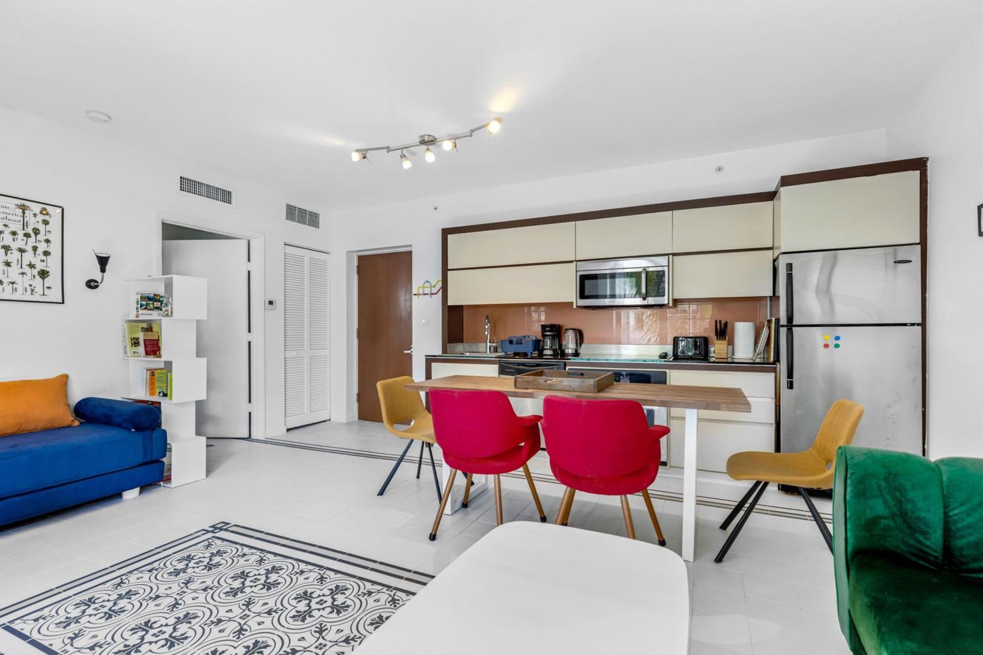 Palm-fringed Paradise In South Miami Beach