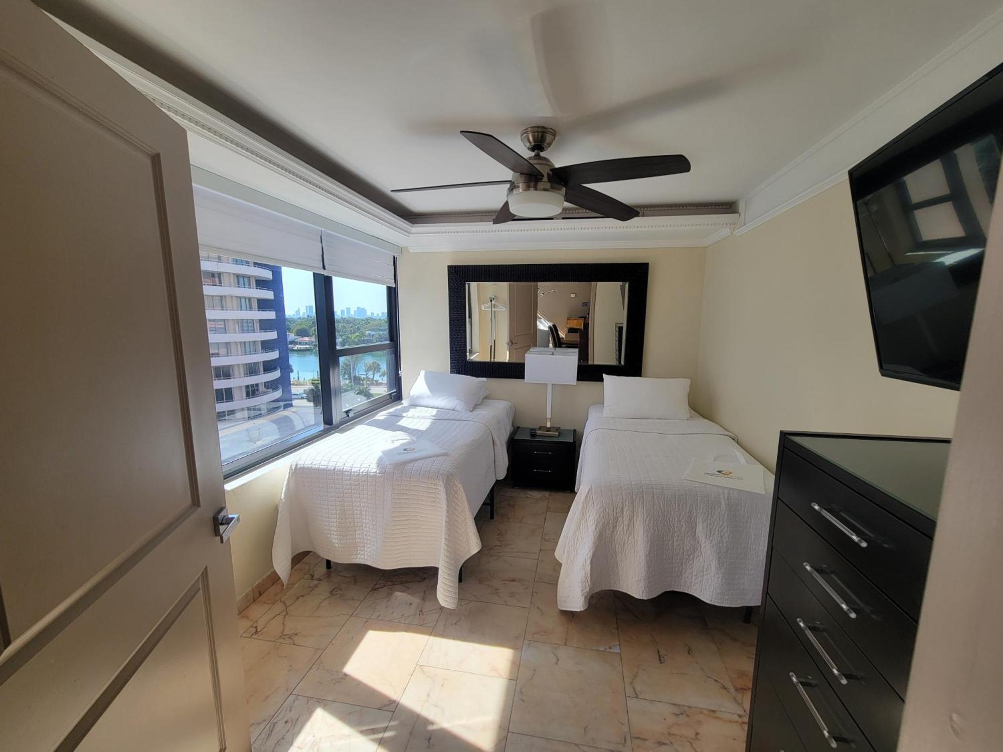 Alexander 807 * Miami Beach