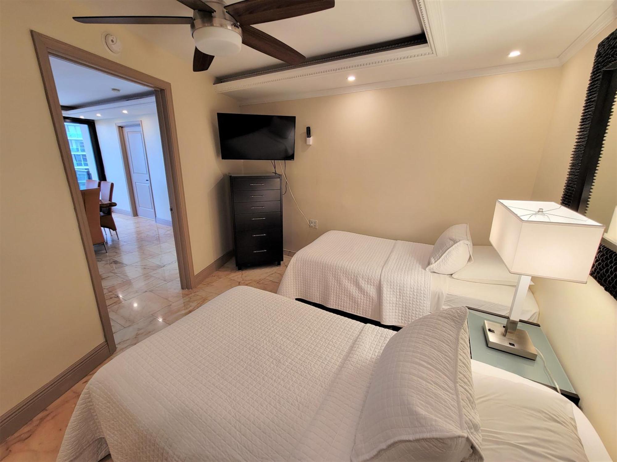 Alexander 807 Miami Beach