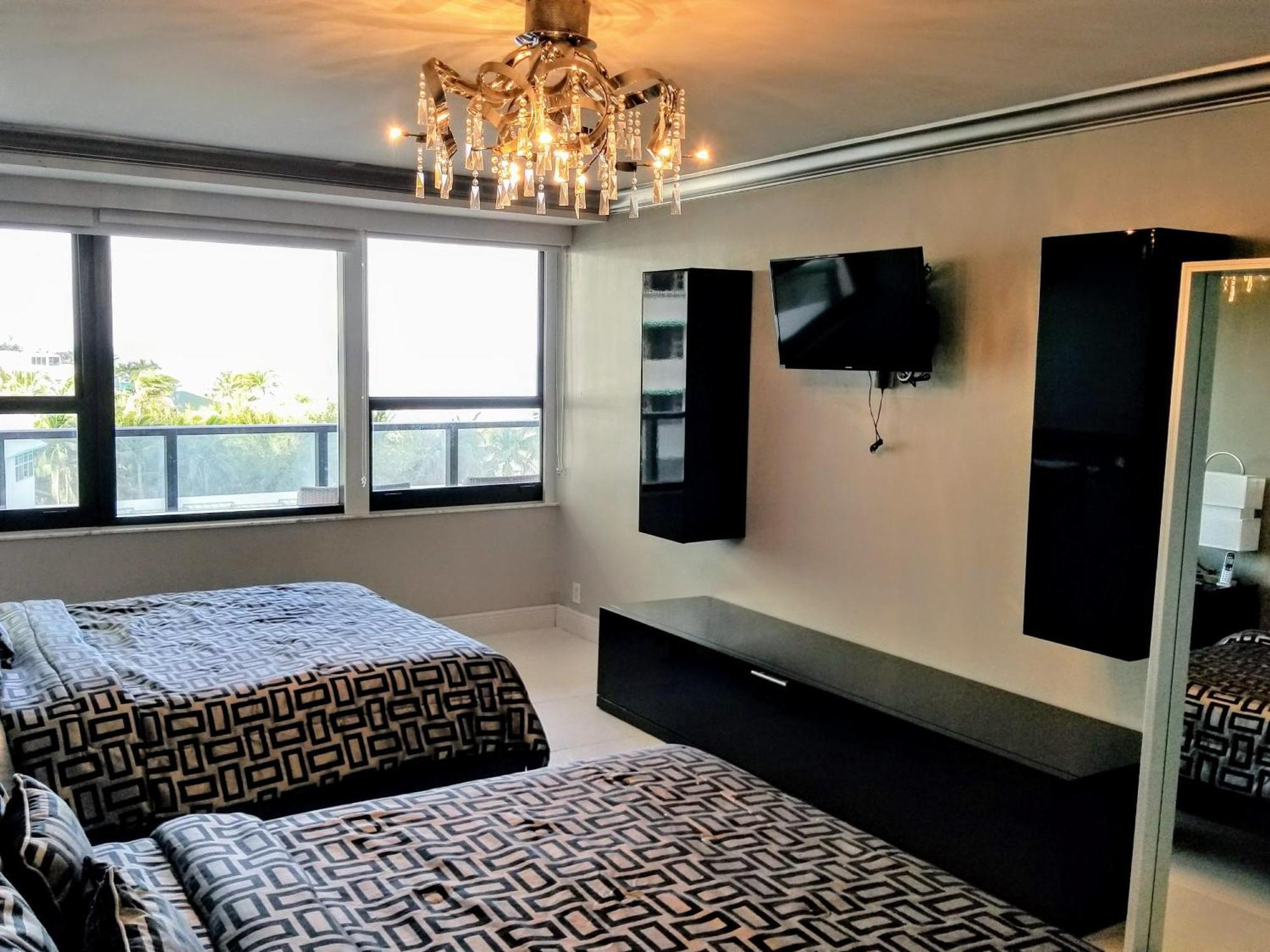 Alexander 604 Miami Beach