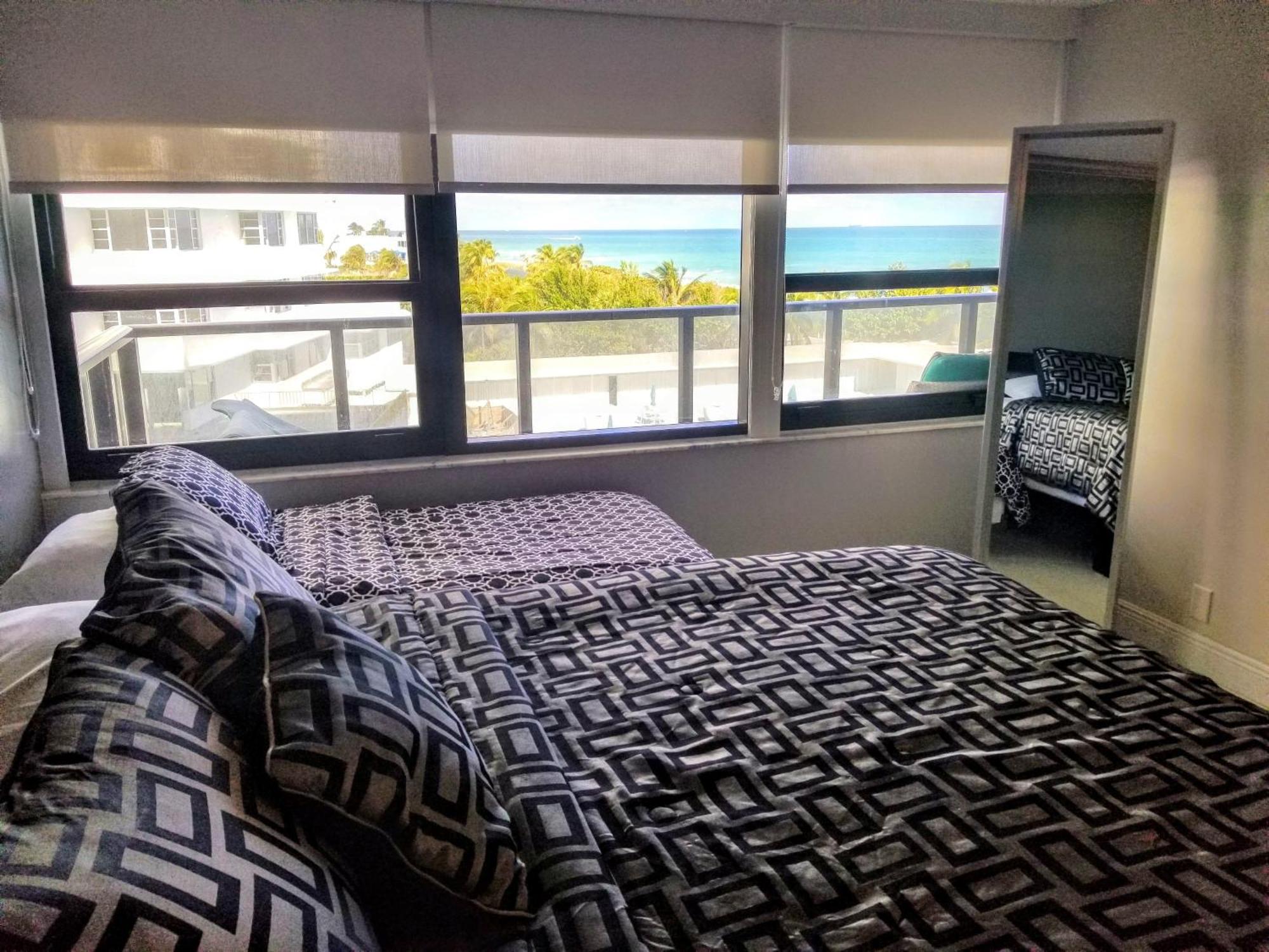 Alexander 604 * Miami Beach