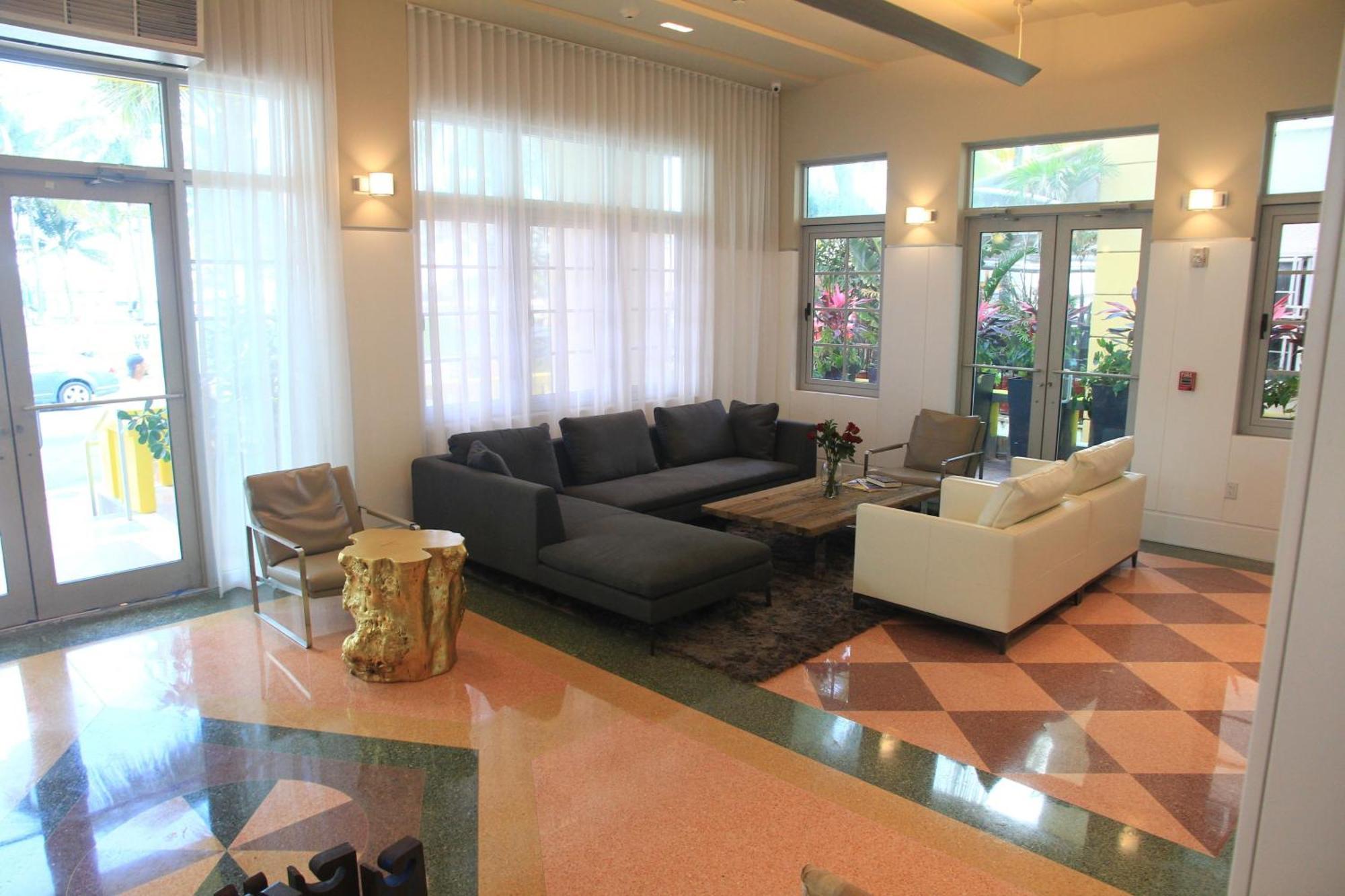 Hotel Leslie Ocean Drive