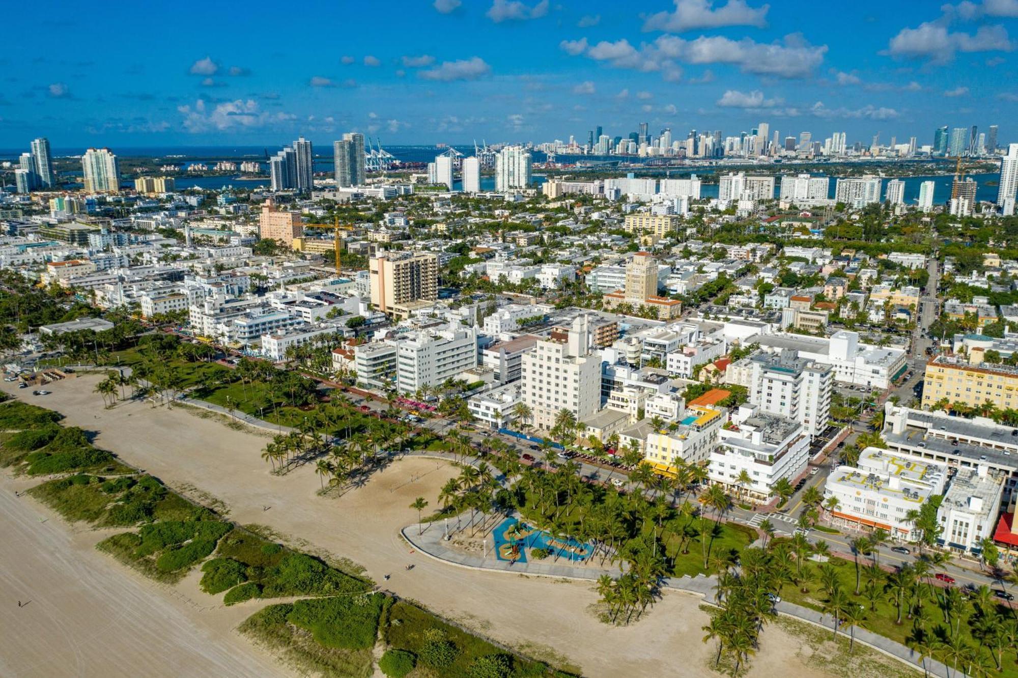 Leslie Ocean Drive Hotel Miami Beach