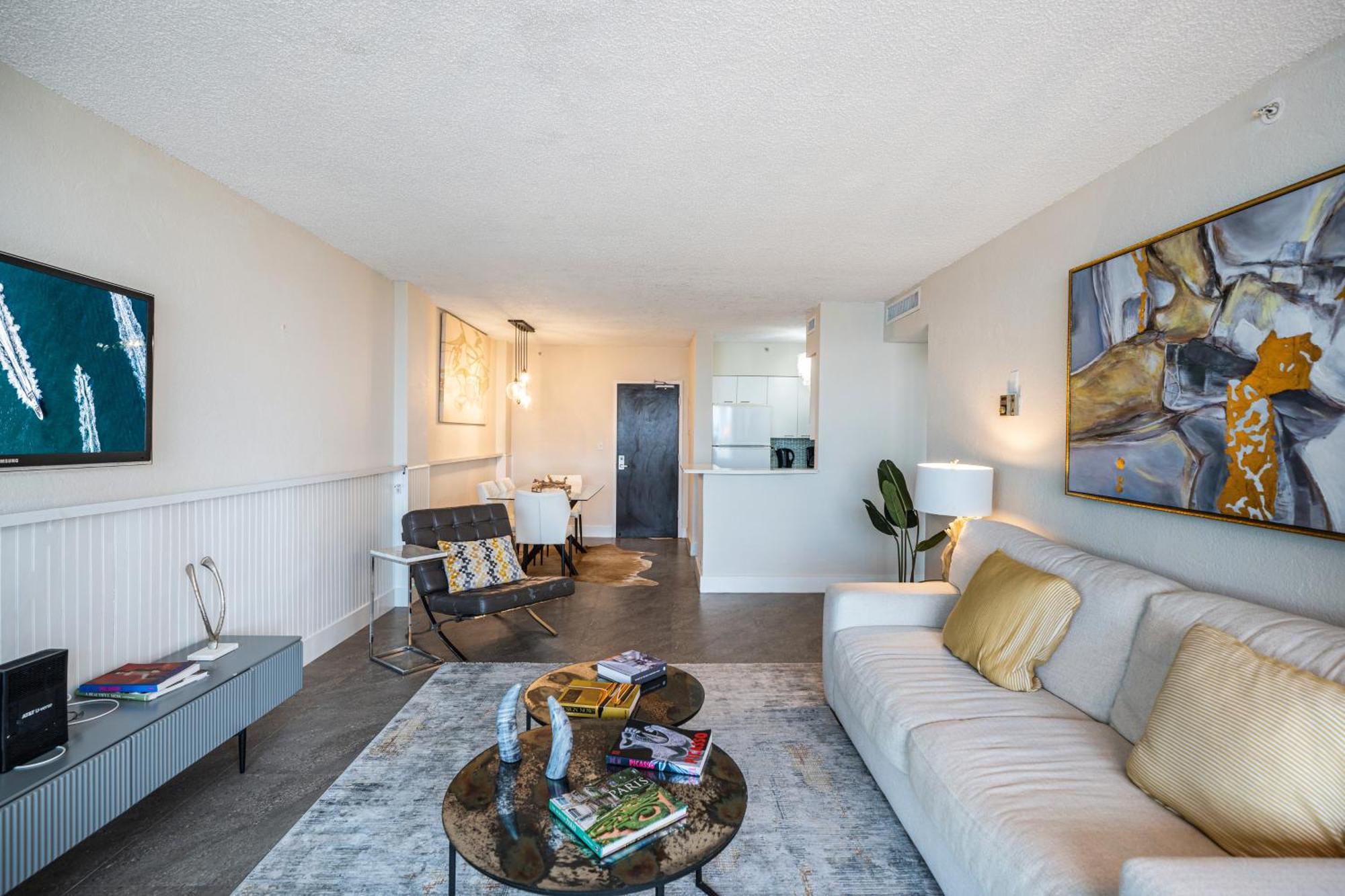 Luxury - Direct Bay In South *