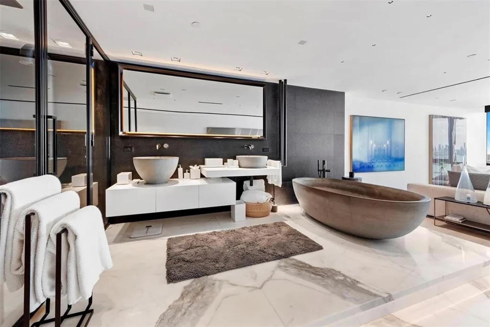 Exquisite Double-unit With Oceanfront Views Miami Beach