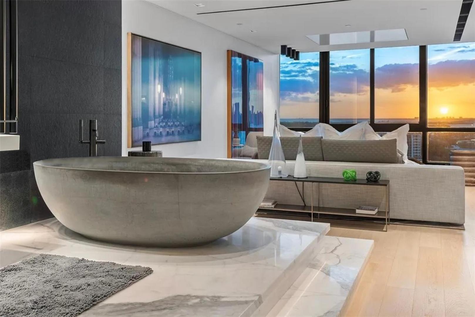 Apartment Exquisite Double-unit With Oceanfront Views