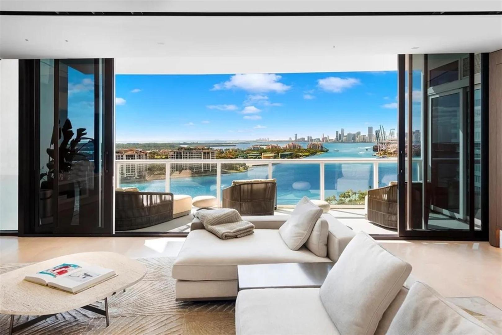 Exquisite Double-unit With Oceanfront Views Miami Beach