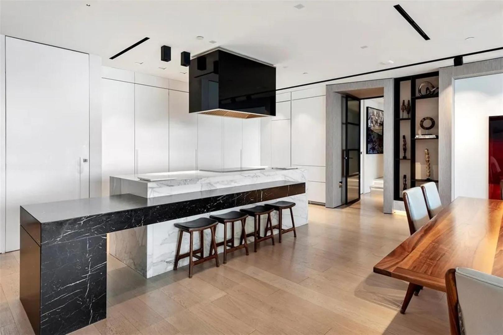 Apartment Exquisite Double-unit With Oceanfront Views