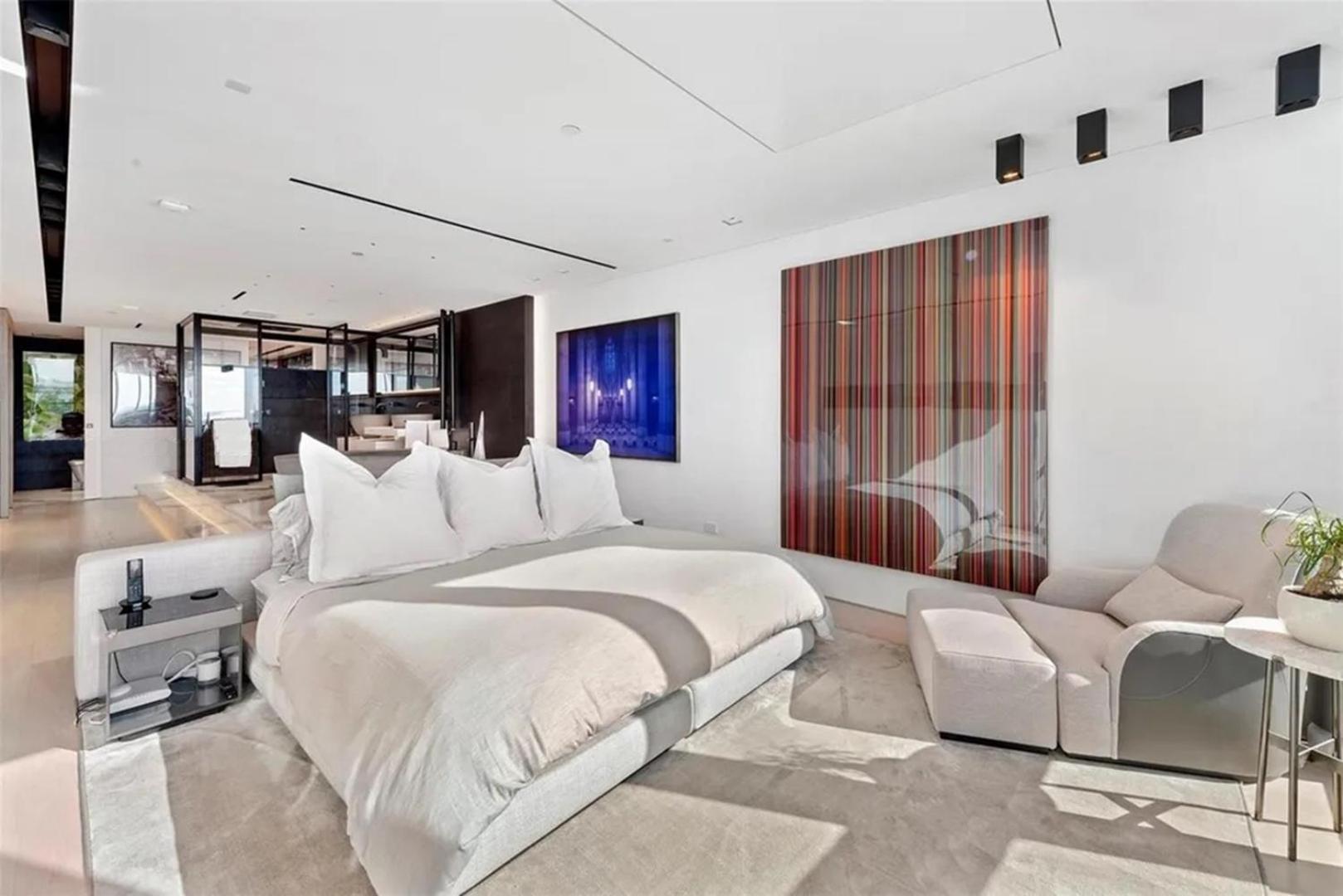 Exquisite Double-unit With Oceanfront Views Apartment