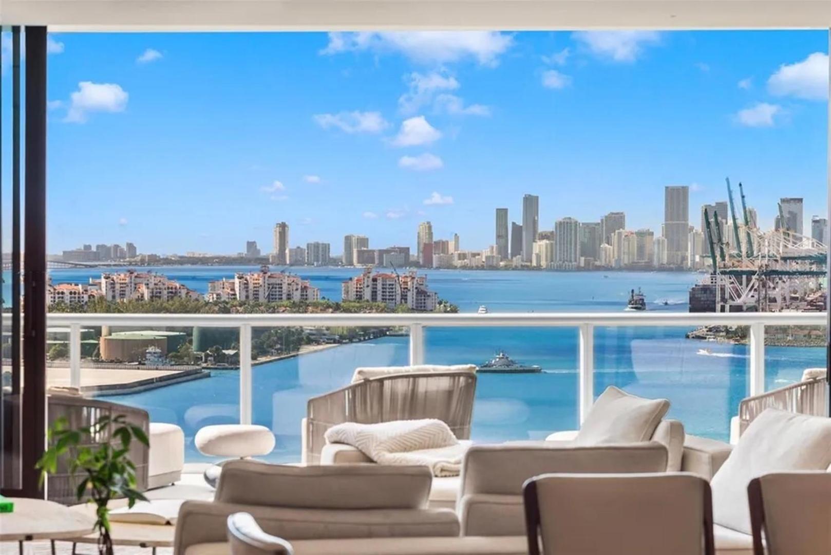 Exquisite Double-unit With Oceanfront Views * Miami Beach